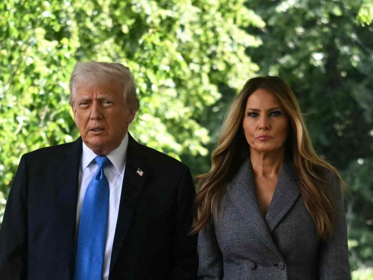 Nach langer Zeit zeigen sich Melania und Donald Trump wieder zusammen in der Öffentlichkeit. Nach langer Zeit zeigen sich Melania und Donald Trump wieder zusammen in der Öffentlichkeit.