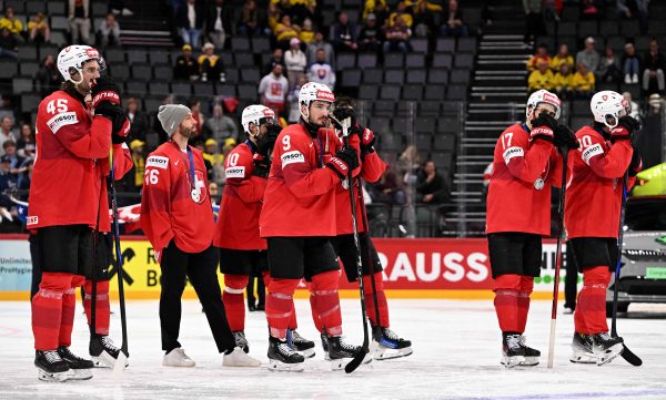 TOPSHOT-IHOCKEY-WC-2025-MEN-SUI-USA