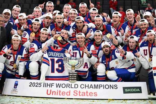 TOPSHOT-IHOCKEY-WC-2025-MEN-SUI-USA