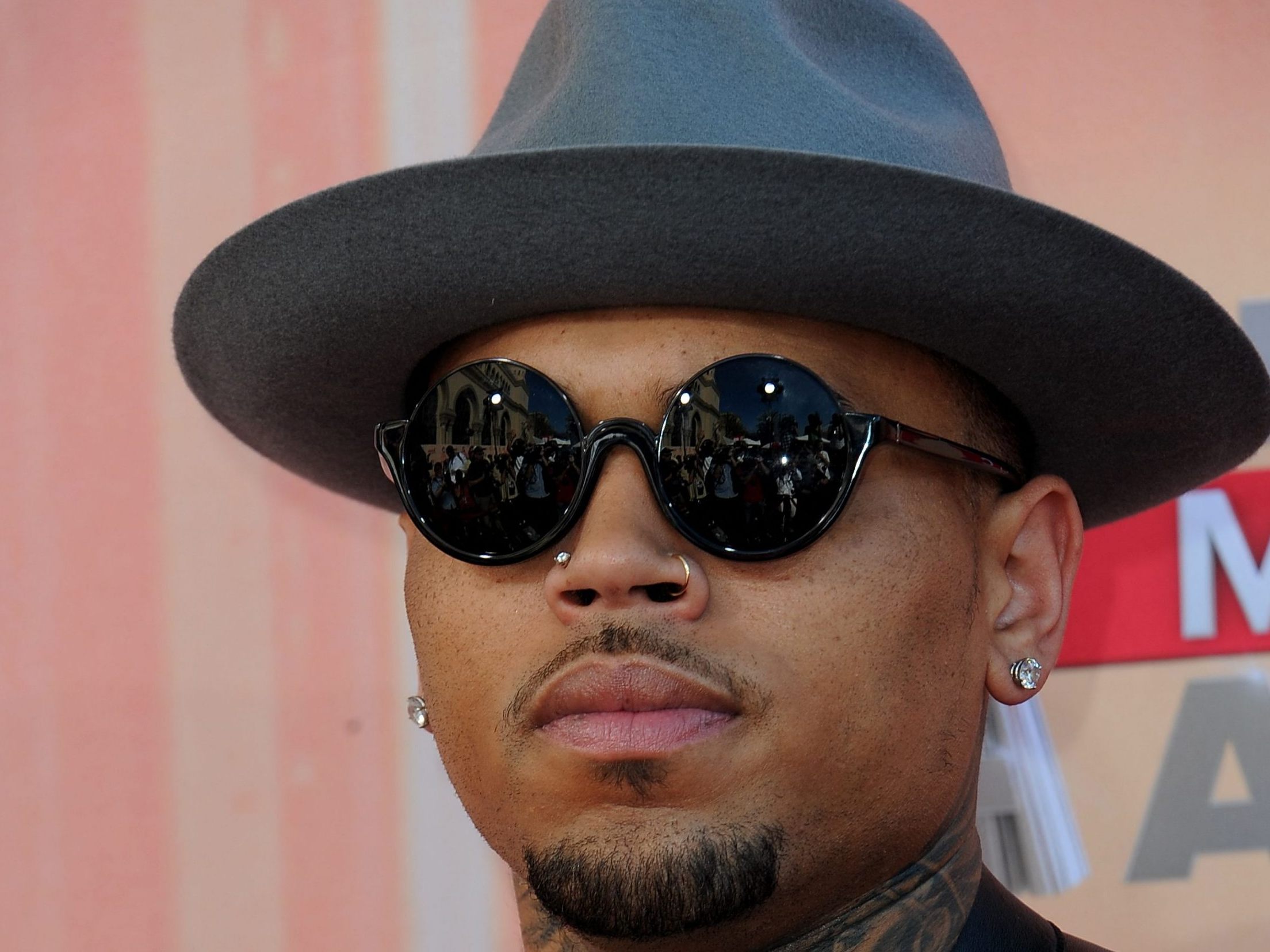 Chris Brown muss bis Mitte Juni in Untersuchungshaft in Manchester. Chris Brown muss bis Mitte Juni in Untersuchungshaft in Manchester.