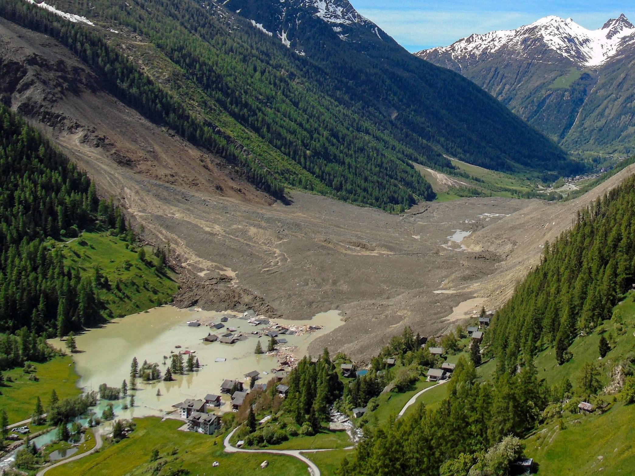 Das zerstörte Dorf Blatten am 29. Mai 2025. Das zerstörte Dorf Blatten am 29. Mai 2025.