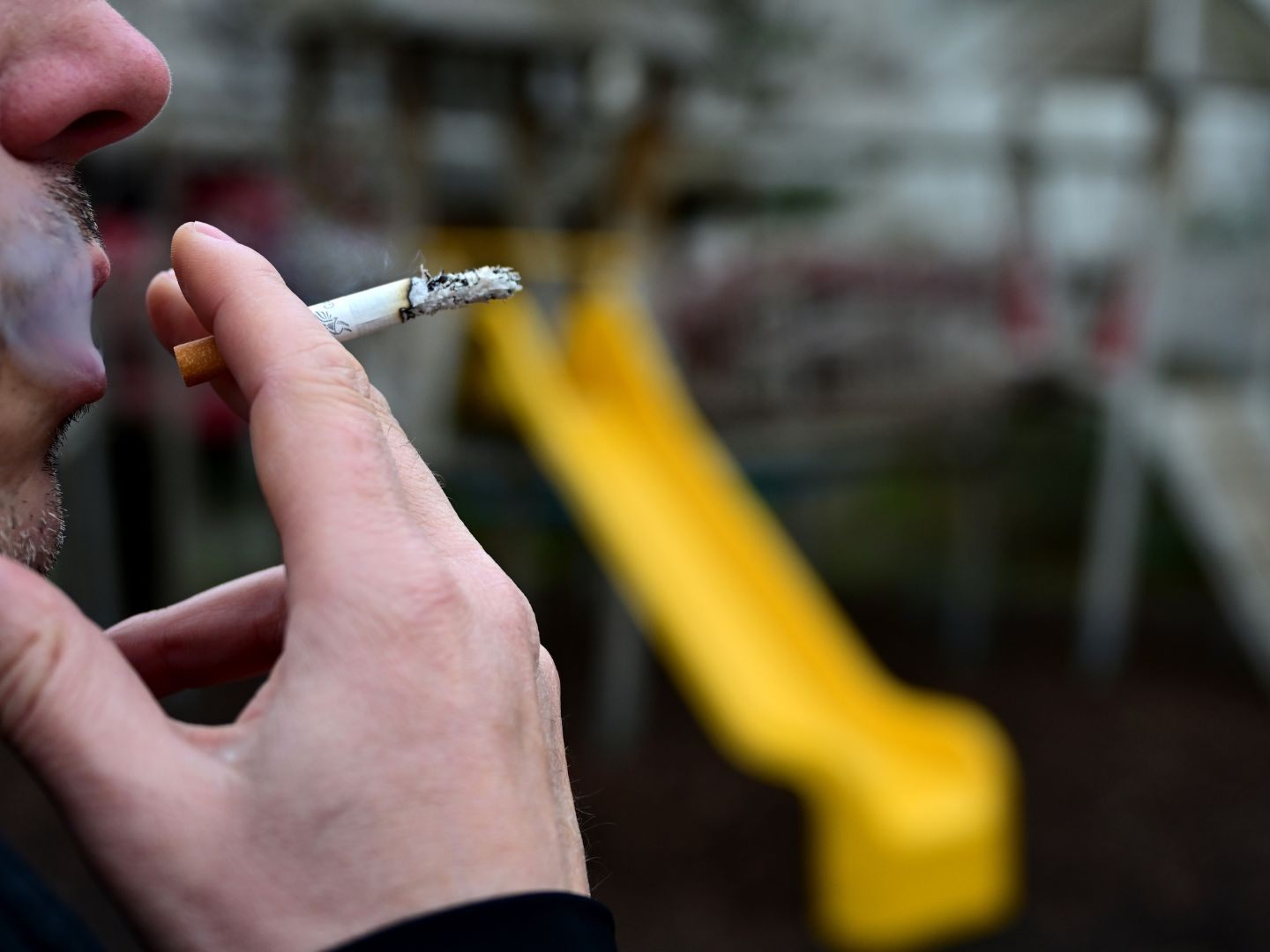 Das Rauchen soll in Frankreich zukünftig auch im Freien verboten sein. Das Rauchen soll in Frankreich zukünftig auch im Freien verboten sein.