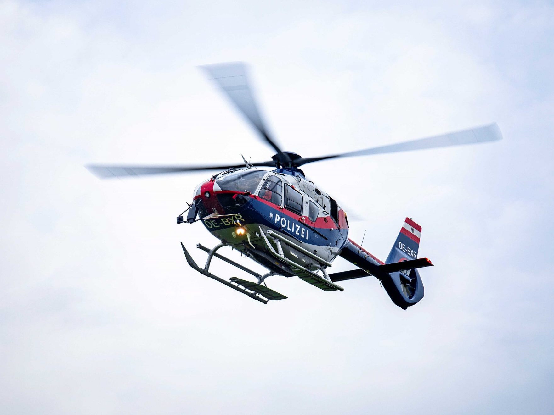 Auch ein Polizeihubschrauber war bei der Verfolgungsjagd beteiligt.