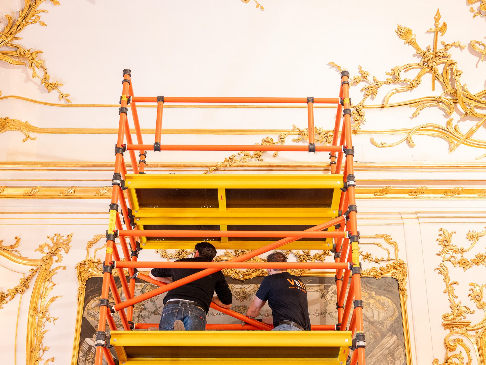 Im Schloss Schönbrunn wird eine umfassende Restaurierung des Zeremoniensaals durchgeführt.