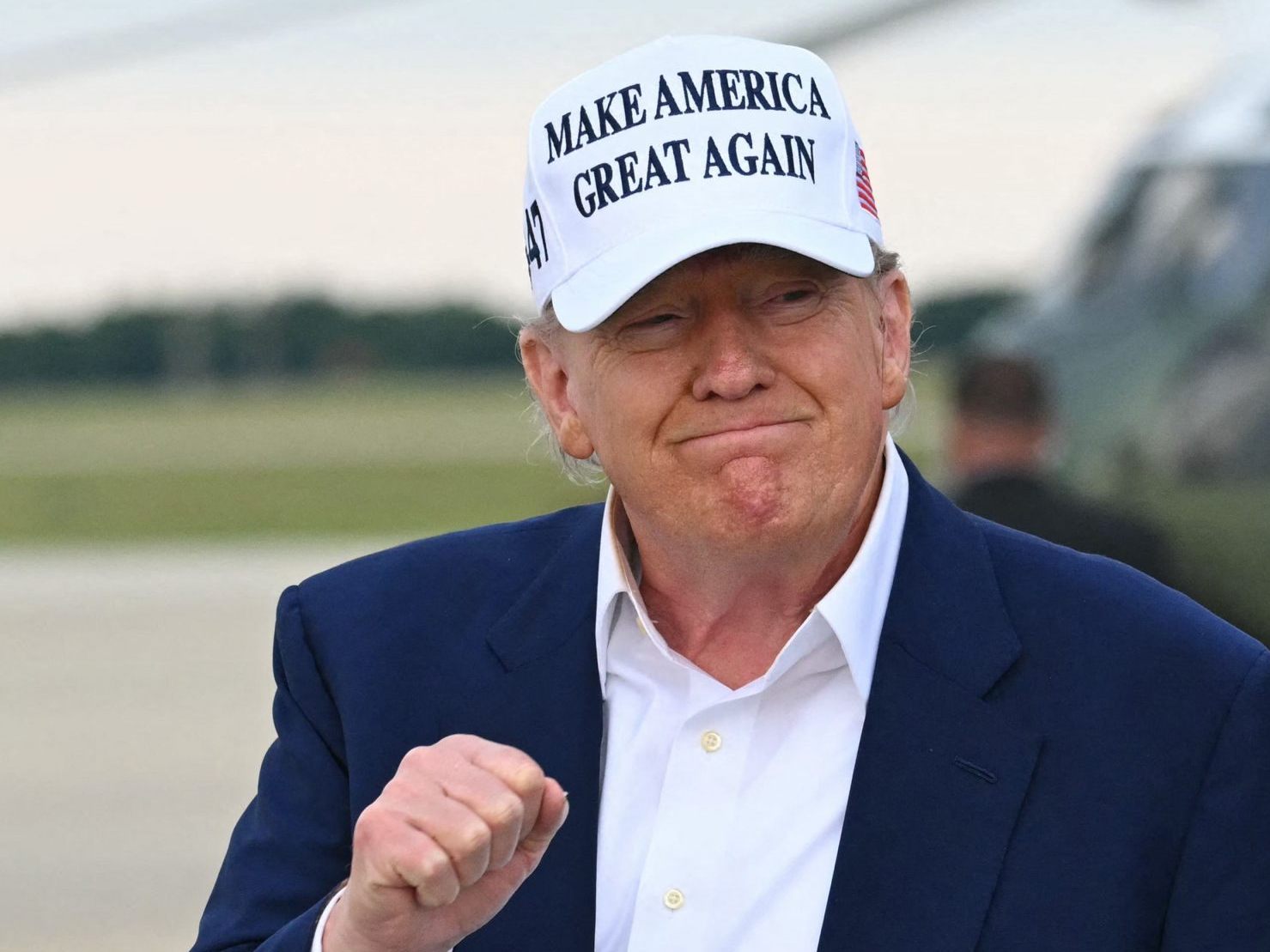 Trump setzt die angekündigten neuen Zölle für die EU vorerst bis 9. Juli aus.