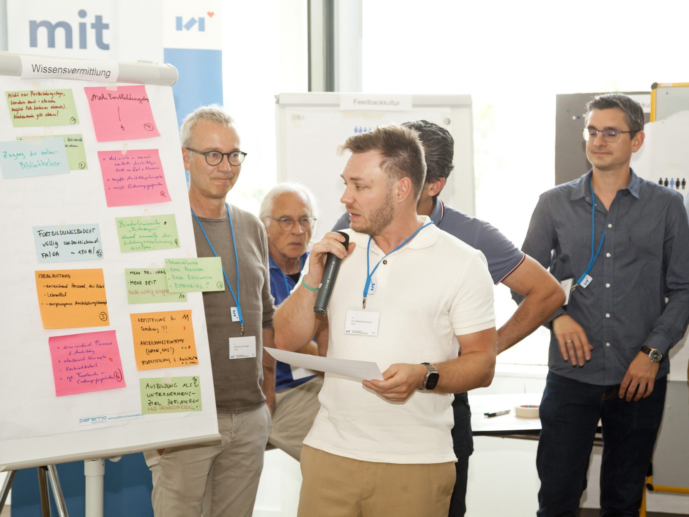 Im Dialog für bessere Ausbildung: In lösungsorientierten Fokusgruppen diskutierten die teilnehmenden Fachärzt:innen praxisnahe Herausforderungen und erarbeiteten gemeinsam neue Ansätze. Im Dialog für bessere Ausbildung: In lösungsorientierten Fokusgruppen diskutierten die teilnehmenden Fachärzt:innen praxisnahe Herausforderungen und erarbeiteten gemeinsam neue Ansätze.