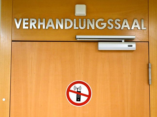 Der Angeklagte soll Simone Lugner mit dem Tod bedroht haben. Der Angeklagte soll Simone Lugner mit dem Tod bedroht haben.