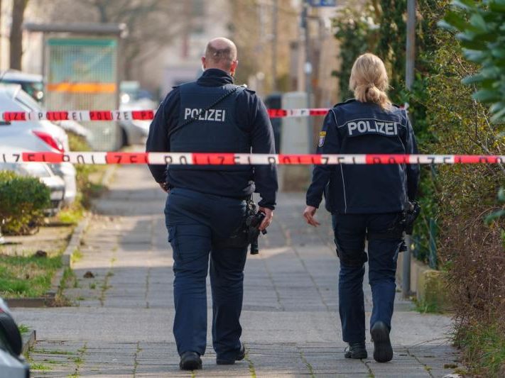 Der Täter ist auf der Flucht, die Fahndung läuft auf Hochtouren.
