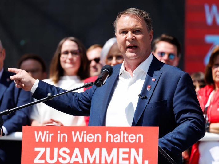 Die SPÖ feierte den 1. Mai mit Zehntausenden auf dem Rathausplatz in Wien. Die SPÖ feierte den 1. Mai mit Zehntausenden auf dem Rathausplatz in Wien.