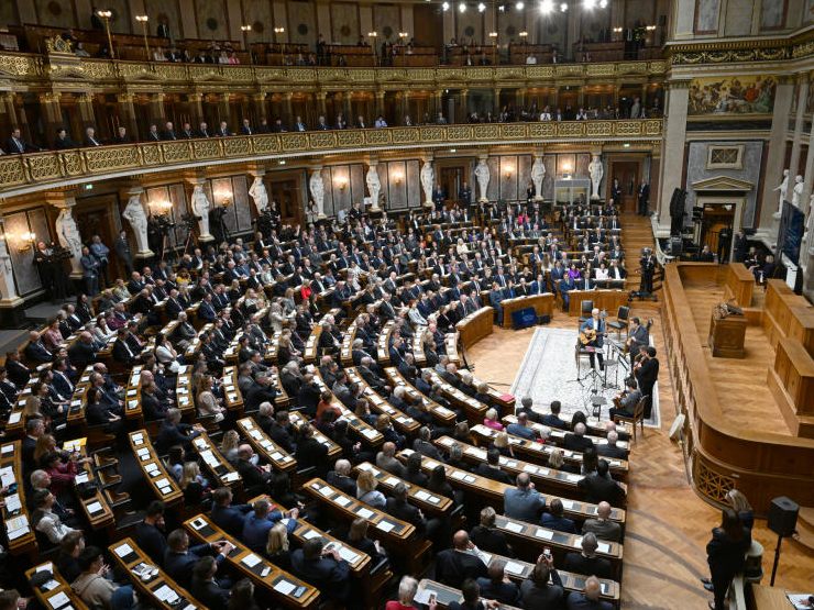 Gedenkveranstaltung gegen Gewalt und Rassismus im Gedenken an die NS-Opfer. Gedenkveranstaltung gegen Gewalt und Rassismus im Gedenken an die NS-Opfer.