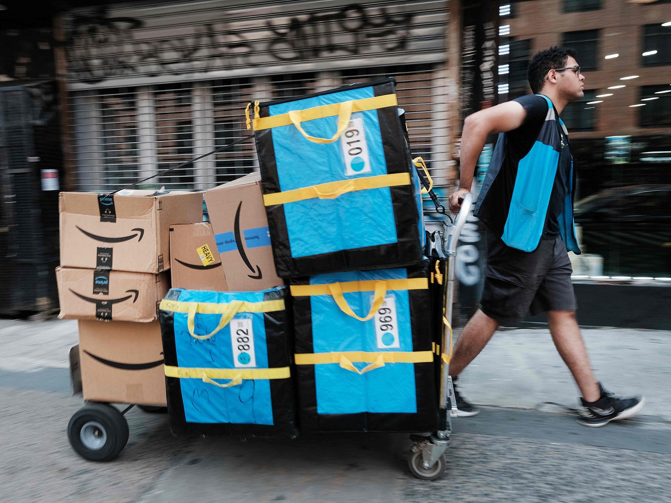 Amazon Prime Day 2025: Vier Tage Angebote, KI-gestützte Empfehlungen und Chancen für Händler. Preisvergleiche sind entscheidend. Amazon Prime Day 2025: Vier Tage Angebote, KI-gestützte Empfehlungen und Chancen für Händler. Preisvergleiche sind entscheidend.