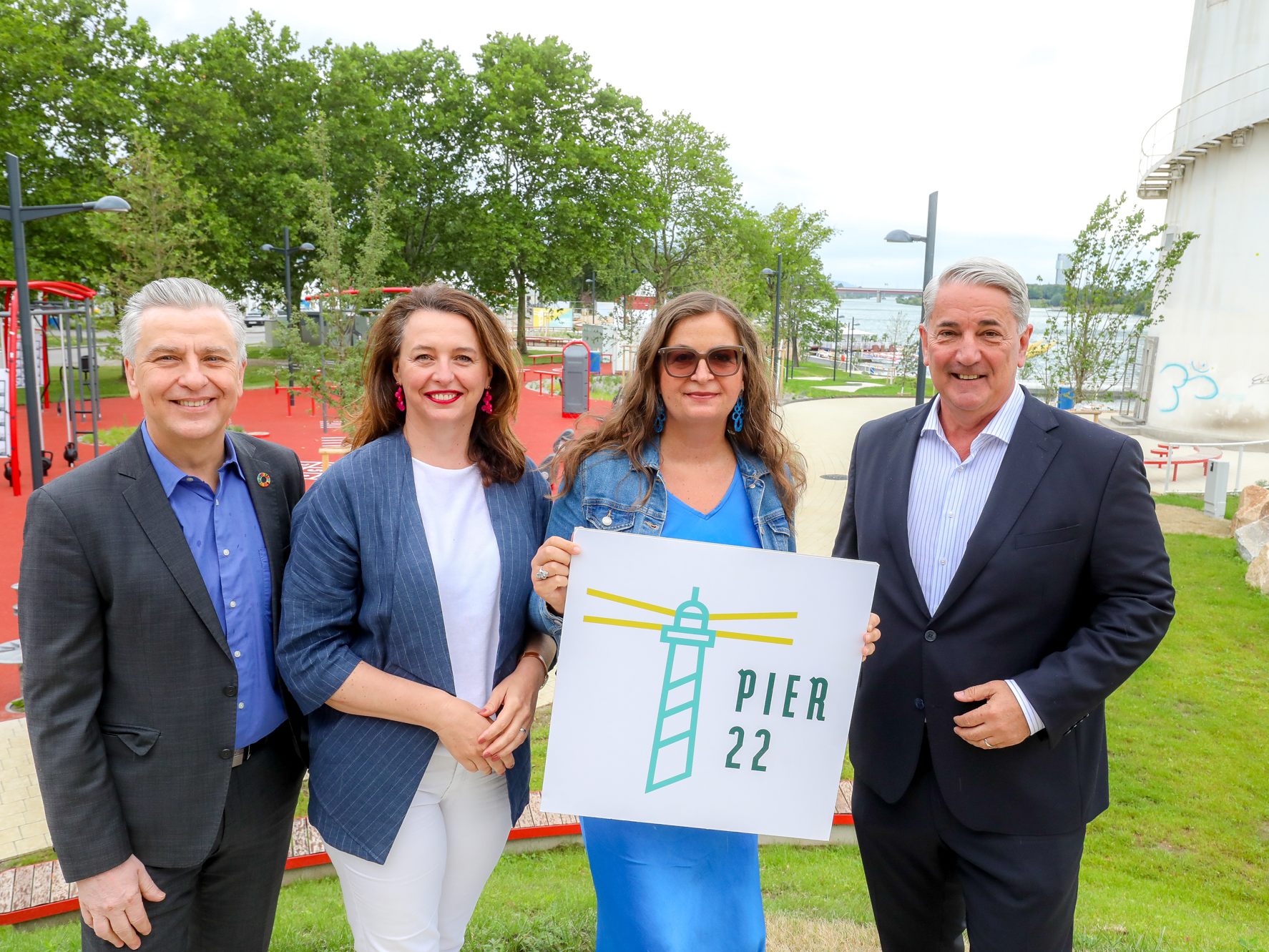 Der zweite Abschnitt von "Pier 22", dem neuen Freizeitparadies am Wasser, ist fertig.
