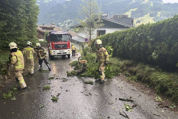 ABD0001_20250627 – KITZBHEL – STERREICH: ++ HANDOUT ++ ZU APA0402 VOM 26.6.2025 – Ein schweres Unwetter sorgte am Donnerstag, 26. Juni 2025, im Stadtgebiet von Kitzbhel fr zahlreiche Einstze der Feuerwehr. – FOTO: APA/STADTFEUERWEHR KITZBHEL – ++ WIR WEISEN AUSDRCKLICH DARAUF HIN, DASS EINE VERWENDUNG DES BILDES AUS MEDIEN- UND/ODER URHEBERRECHTLICHEN GRNDEN AUSSCHLIESSLICH IM ZUSAMMENHANG […]
