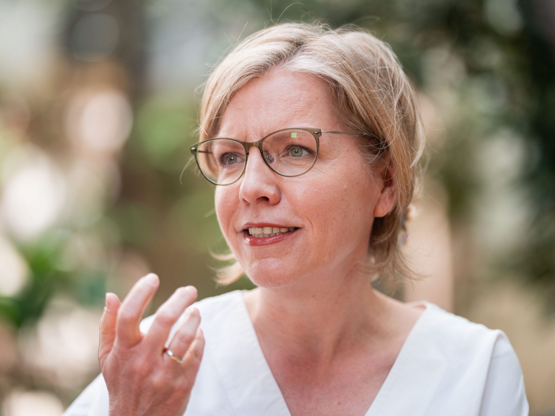 Die Grünen mahnen von der Regierung angekündigte Energiegesetze ein. Die Grünen mahnen von der Regierung angekündigte Energiegesetze ein.