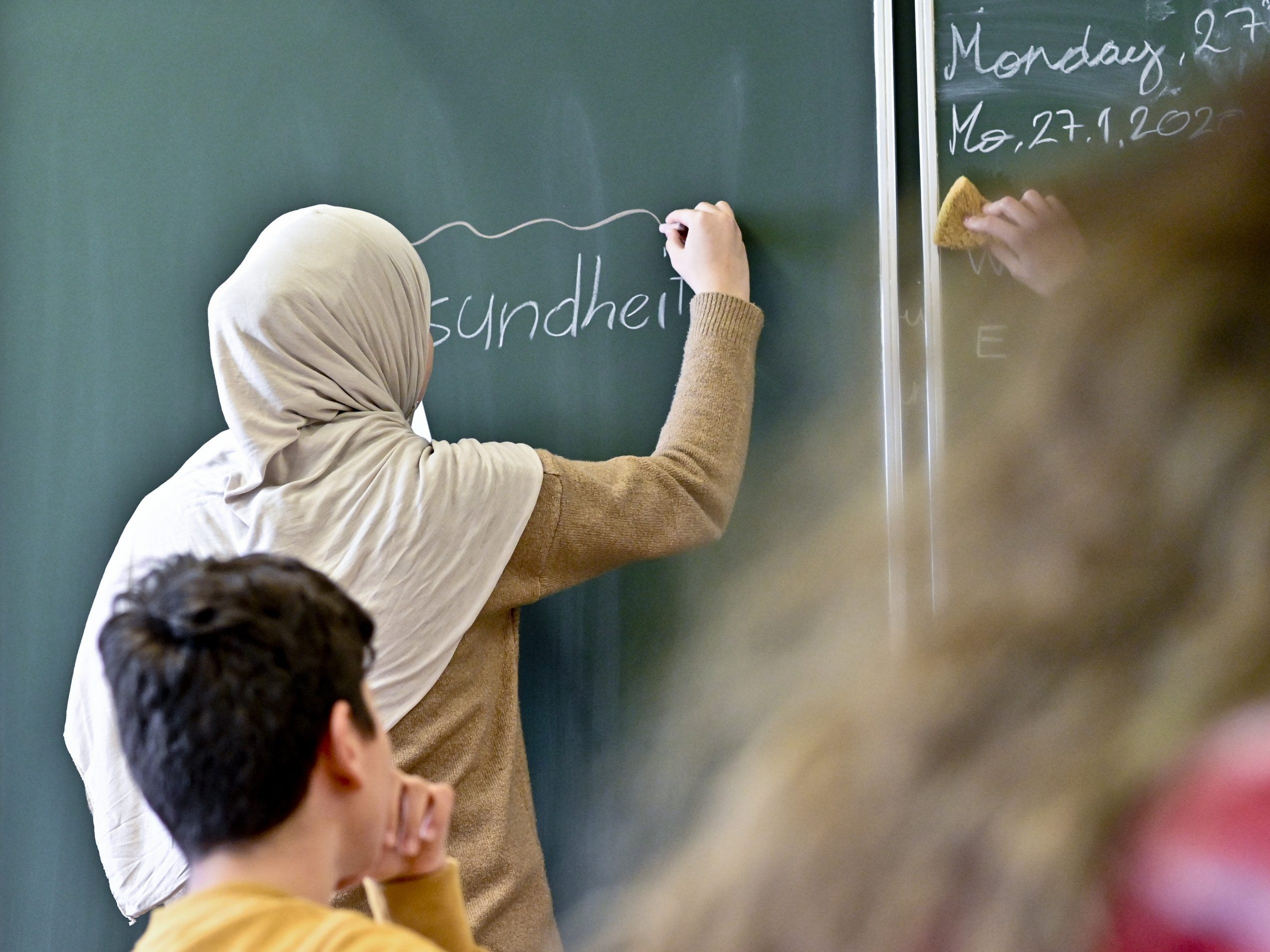 Lehrerinnen in Berlin dürfen künftig im Unterricht Kopftuch tragen.