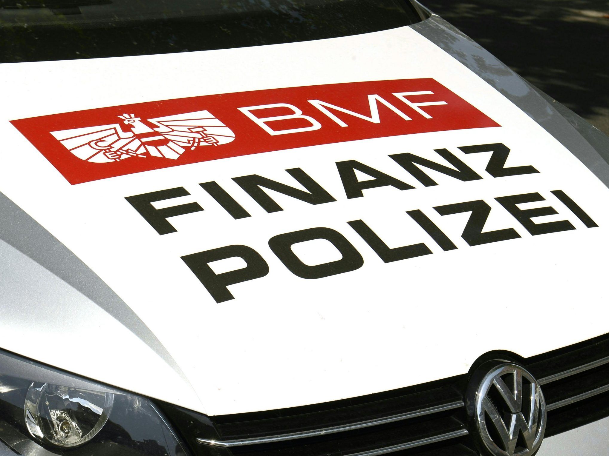 Die Finanzpolizei soll heuer mindestens 1.300 Firmen kontrollieren. Die Finanzpolizei soll heuer mindestens 1.300 Firmen kontrollieren.
