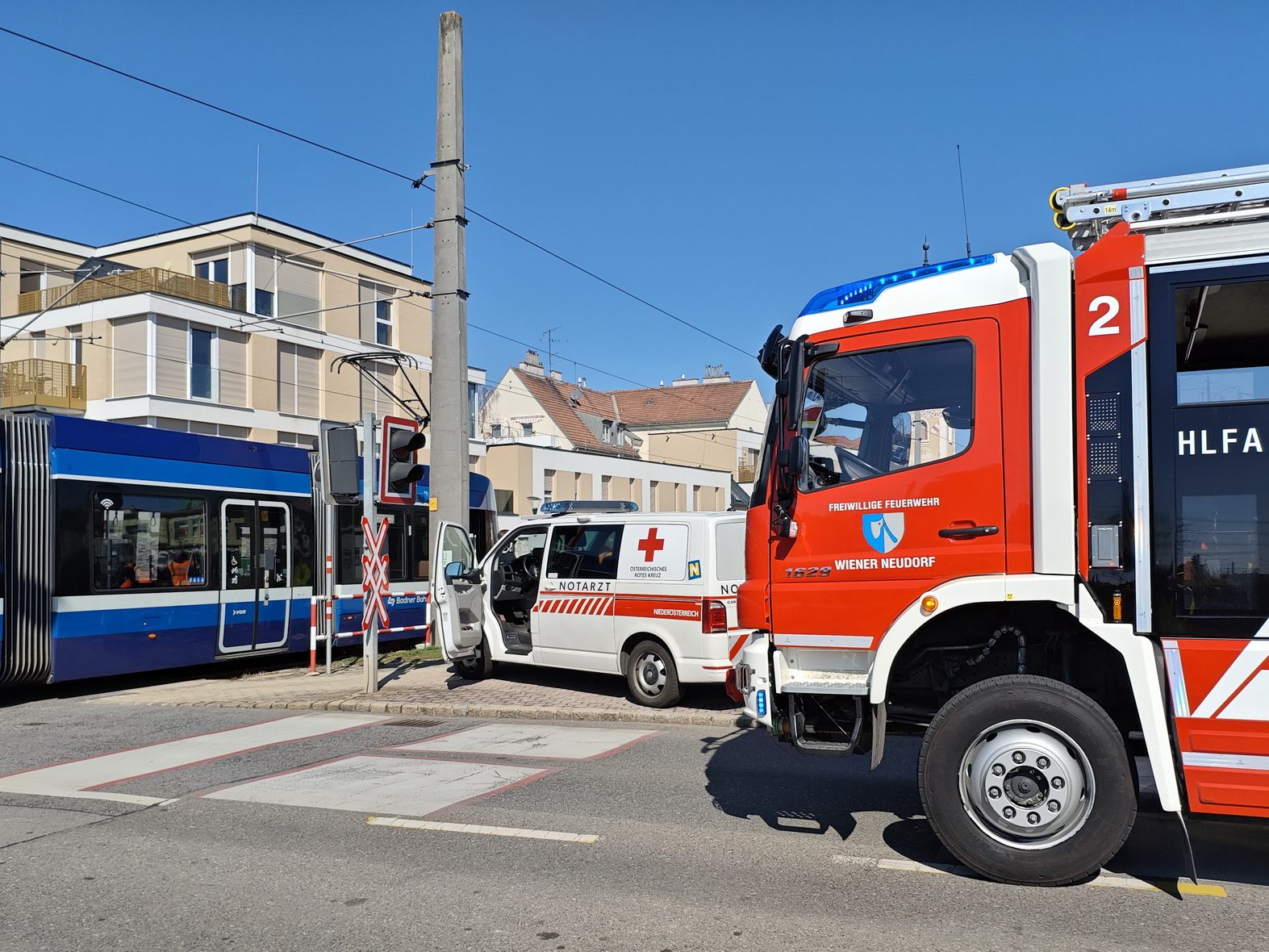 Tödlicher Unfall in Vösendorf: Pkw ignoriert Rotlicht Tödlicher Unfall in Vösendorf: Pkw ignoriert Rotlicht