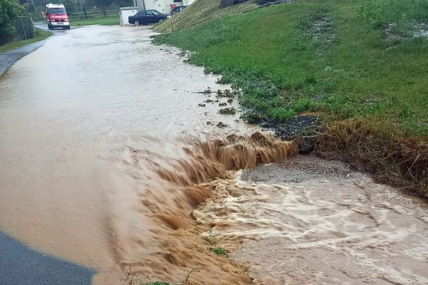 ABD0019_20250627 – LUDWEIS-AIGEN – STERREICH: ++ HANDOUT ++ ZU APA0063 VOM 27.6.2025 – Unwetter haben am Donnerstag, 26. Juni 2025, u.a. im Raum Ludweis-Aigen fr berschwemmungen und Vermurungen gesorgt. – FOTO: APA/FF LUDWEIS – ++ WIR WEISEN AUSDRCKLICH DARAUF HIN, DASS EINE VERWENDUNG DES BILDES AUS MEDIEN- UND/ODER URHEBERRECHTLICHEN GRNDEN AUSSCHLIESSLICH IM ZUSAMMENHANG MIT DEM […]