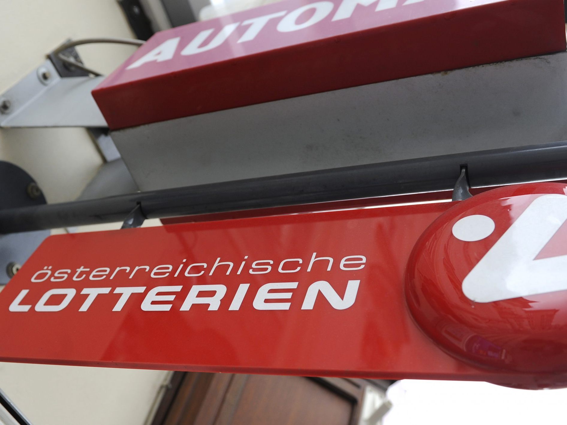 Rund 6 Prozent der Belegschaft der "Österreichischen Lotterien" wurden beim AMS zur Kündigung angemeldet. Rund 6 Prozent der Belegschaft der "Österreichischen Lotterien" wurden beim AMS zur Kündigung angemeldet.