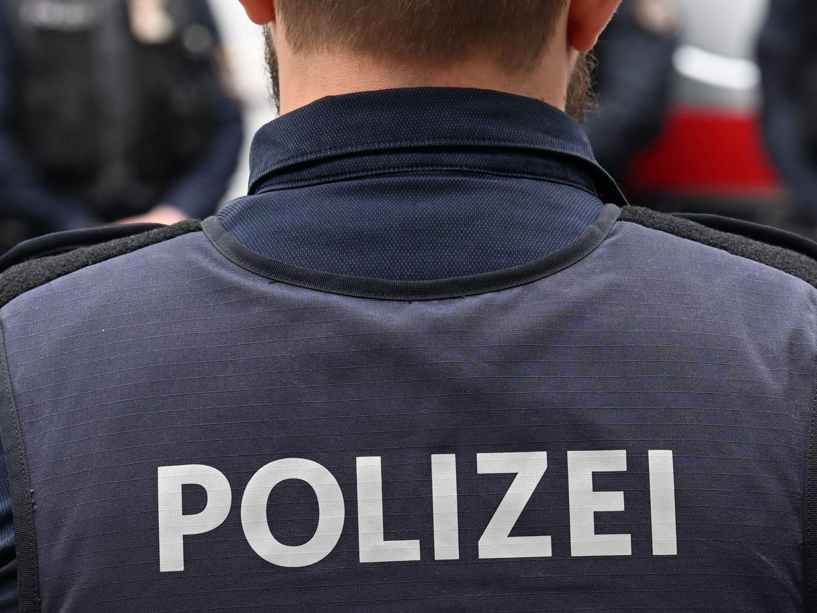 Fahndung der Wiener Polizei nach Raubdelikten. Fahndung der Wiener Polizei nach Raubdelikten.