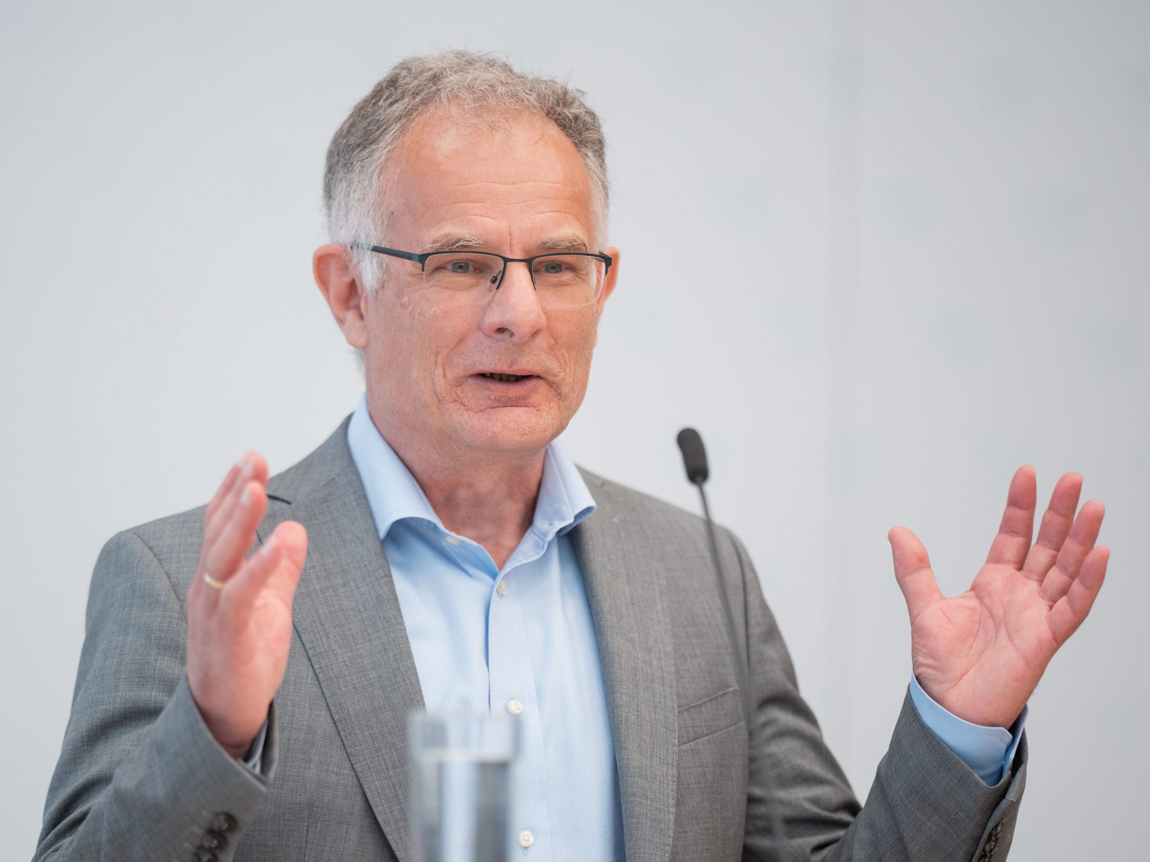 Auch Gemeinden und Länder dürfen in den Bundesschatz investieren. Auch Gemeinden und Länder dürfen in den Bundesschatz investieren.