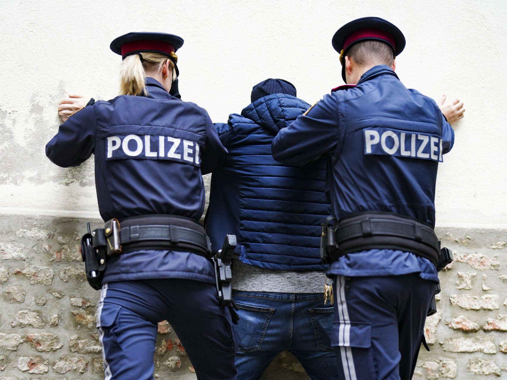 Der 18-Jährige wurde festgenommen. Der 18-Jährige wurde festgenommen.