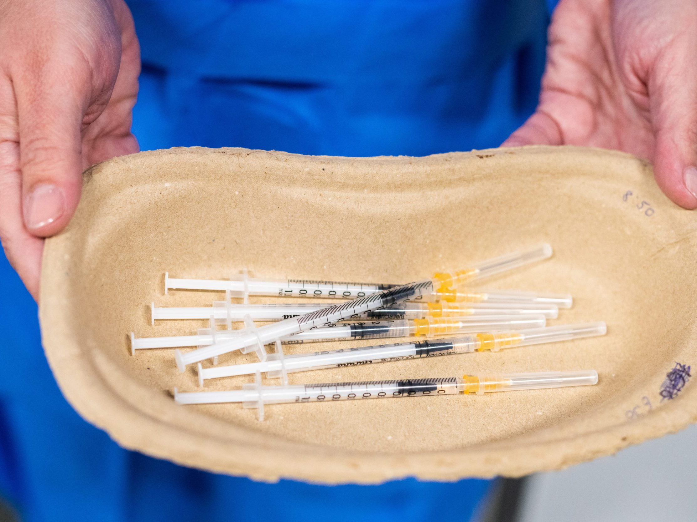 Die kostenlose HPV-Impfung für junge Erwachsene wird verlängert.