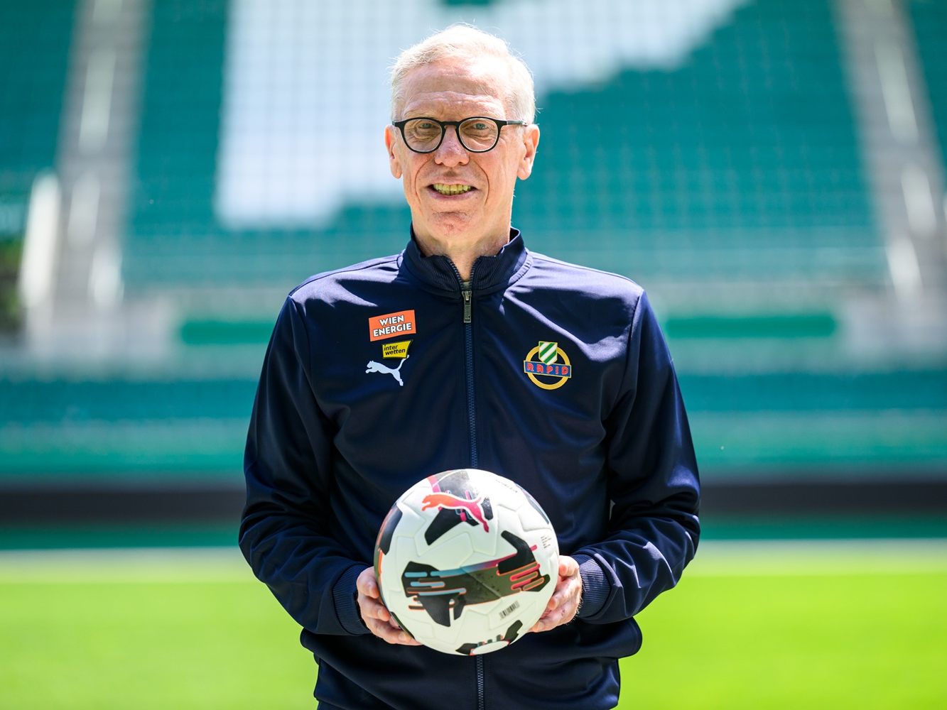 Stöger stand selbst über 100 Mal für Rapid auf dem Platz.