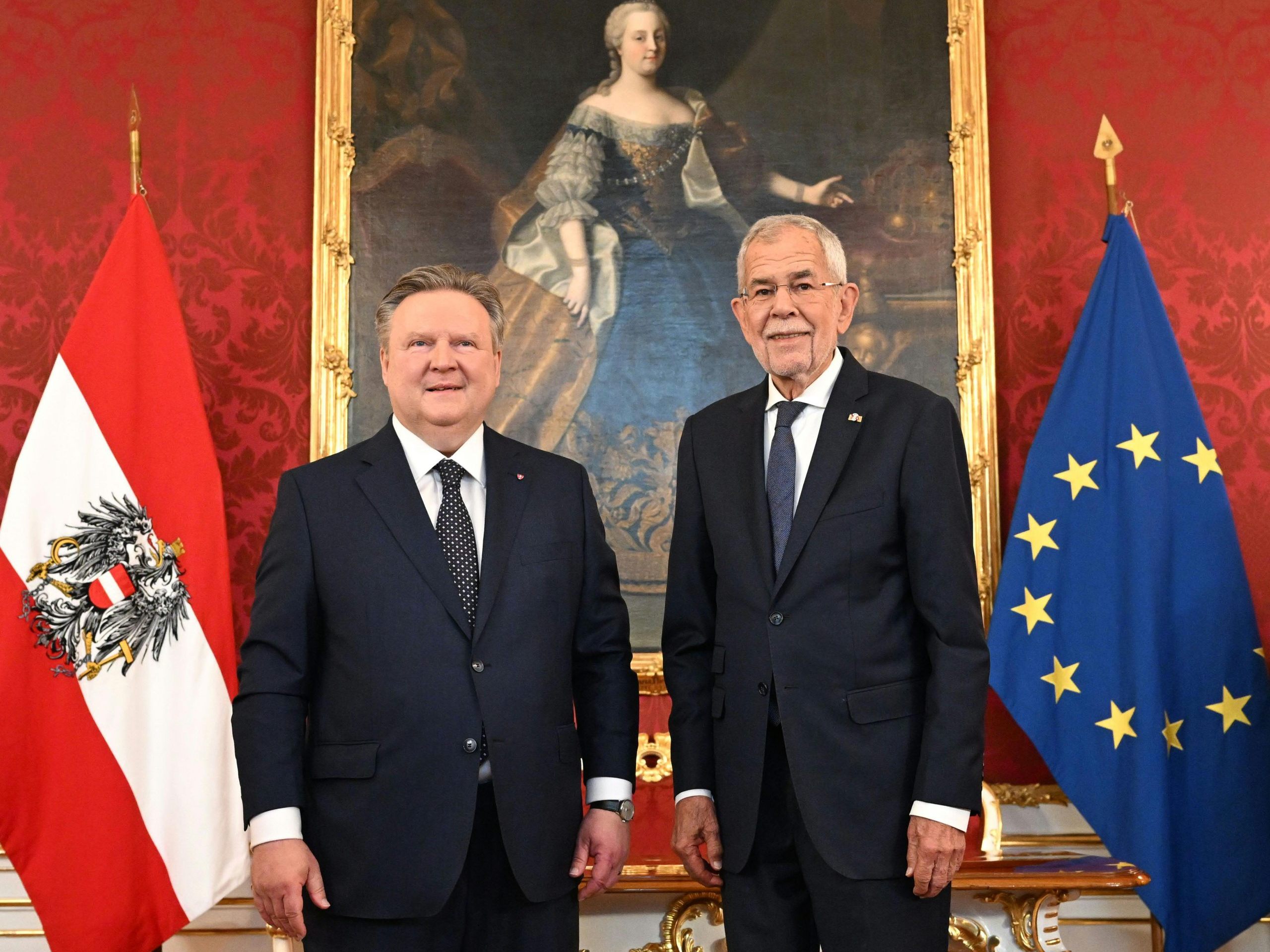 Ludwig und Van der Bellen bei der Angelobung in der Hofburg.