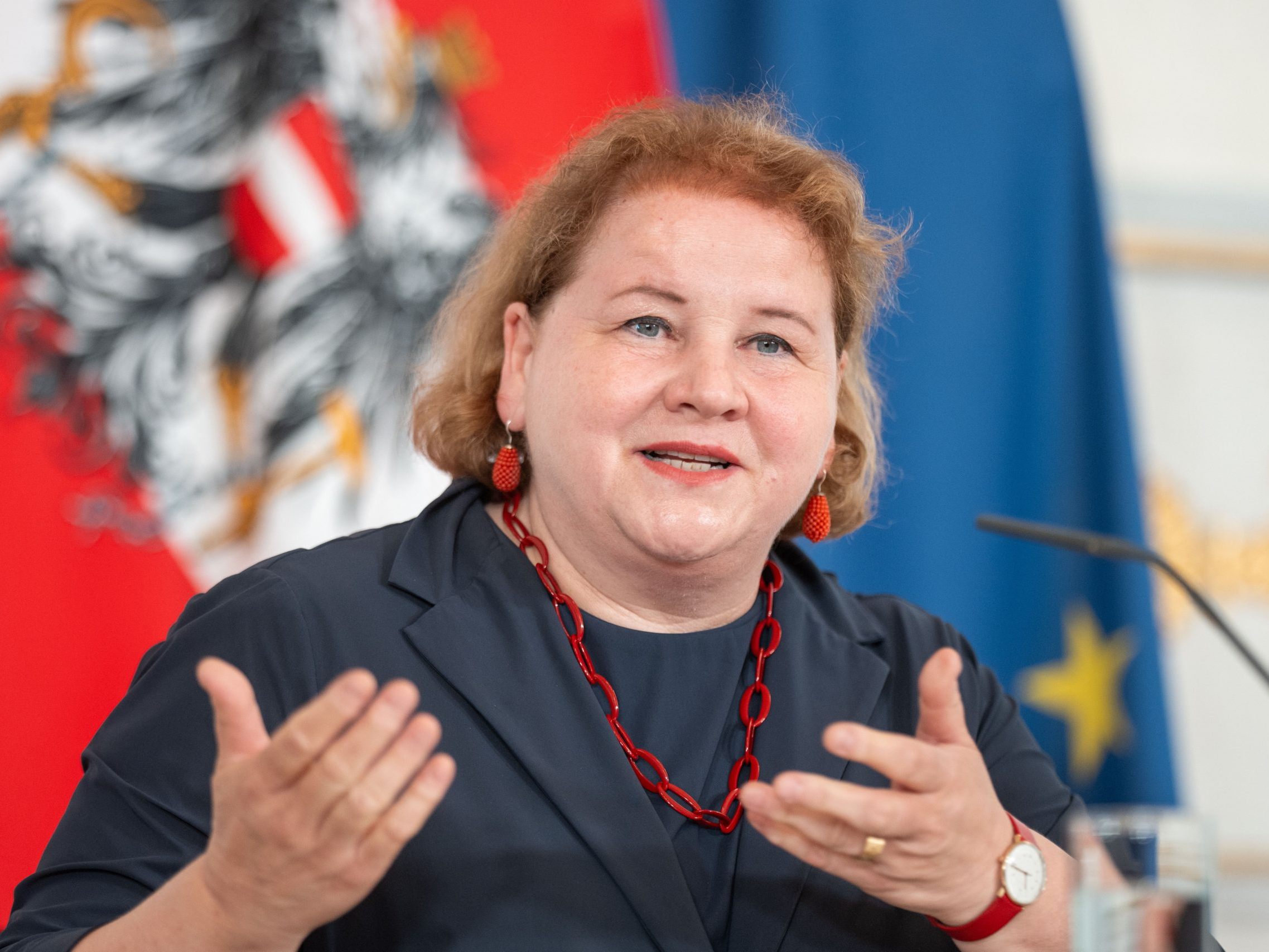 Schumann hat "vollstes Verständnis" über den Unmut bei besonders hohen Sozialleistungen.