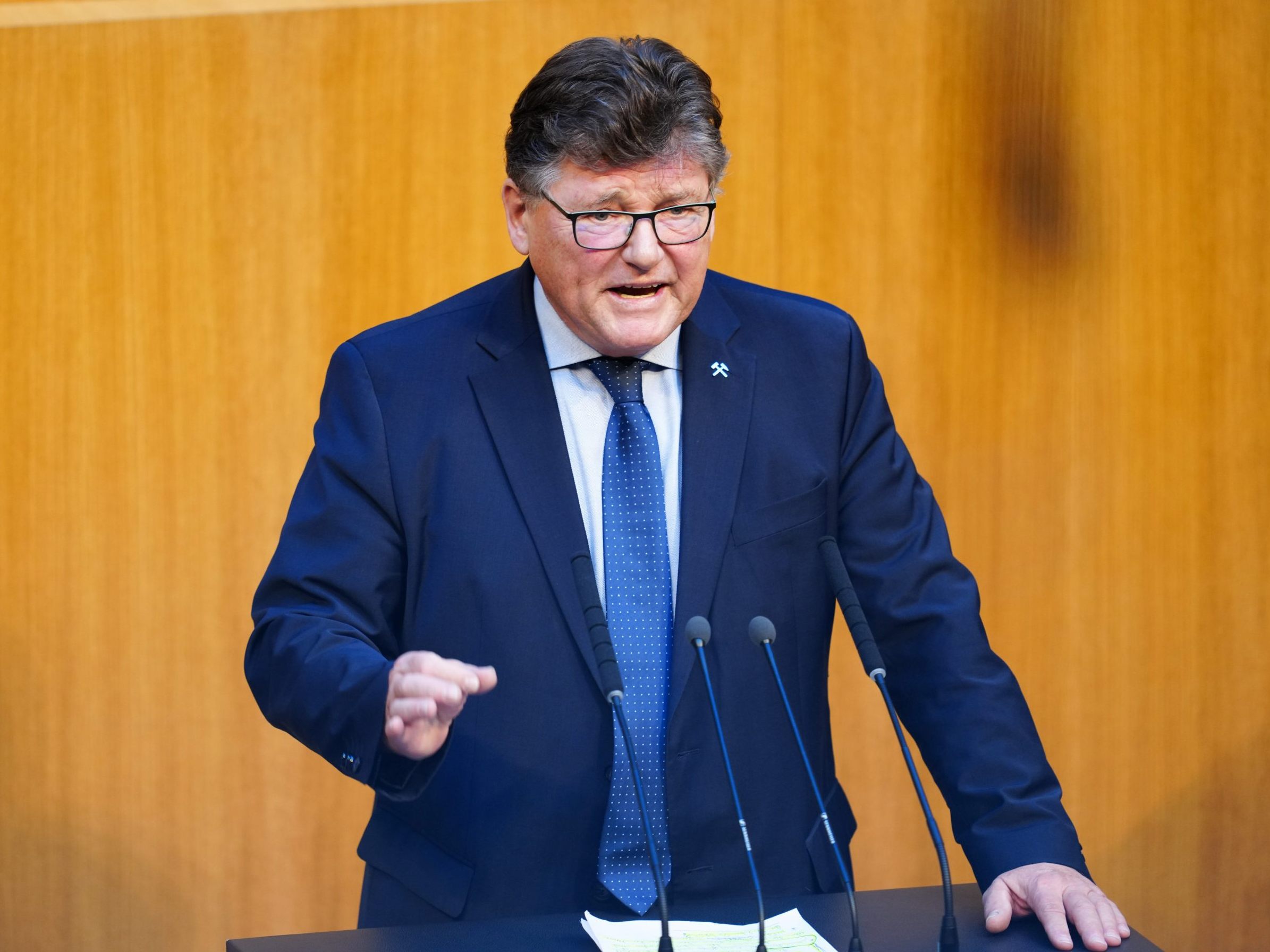 Rainer Wimmer erlag im Alter von 69 Jahren einer kurzen, schweren Krankheit. Rainer Wimmer erlag im Alter von 69 Jahren einer kurzen, schweren Krankheit.