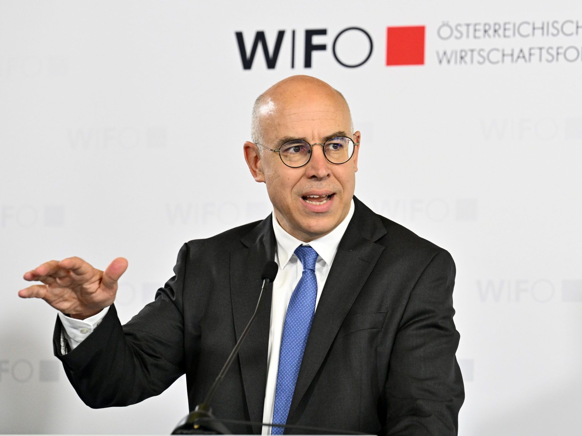 Wifo-Chef Gabriel Felbermayr im Rahmen einer Pressekonferenz von Wirtschaftsforschungsinstitut (WIFO) und Institut für Höhere Studien.
