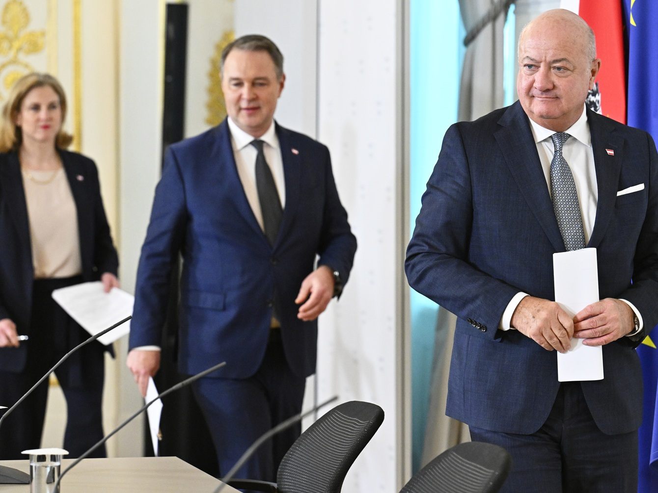 Koalition befasst sich nach Grazer Amoklauf mit Hürden für Waffenbesitz. Koalition befasst sich nach Grazer Amoklauf mit Hürden für Waffenbesitz.