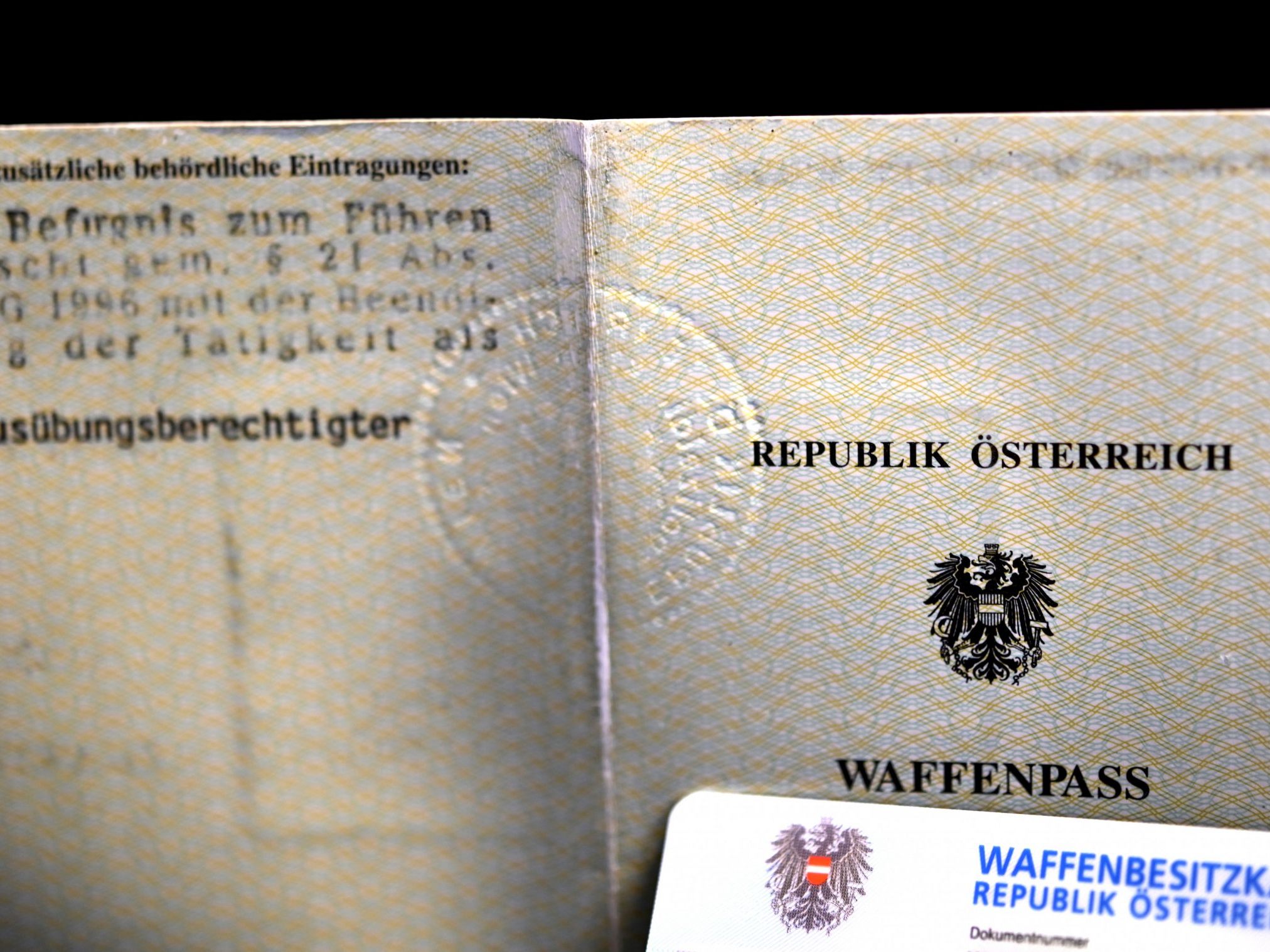 Der Grazer Amoklauf hat eine Debatte über das Waffengesetz ausgelöst. Der Grazer Amoklauf hat eine Debatte über das Waffengesetz ausgelöst.
