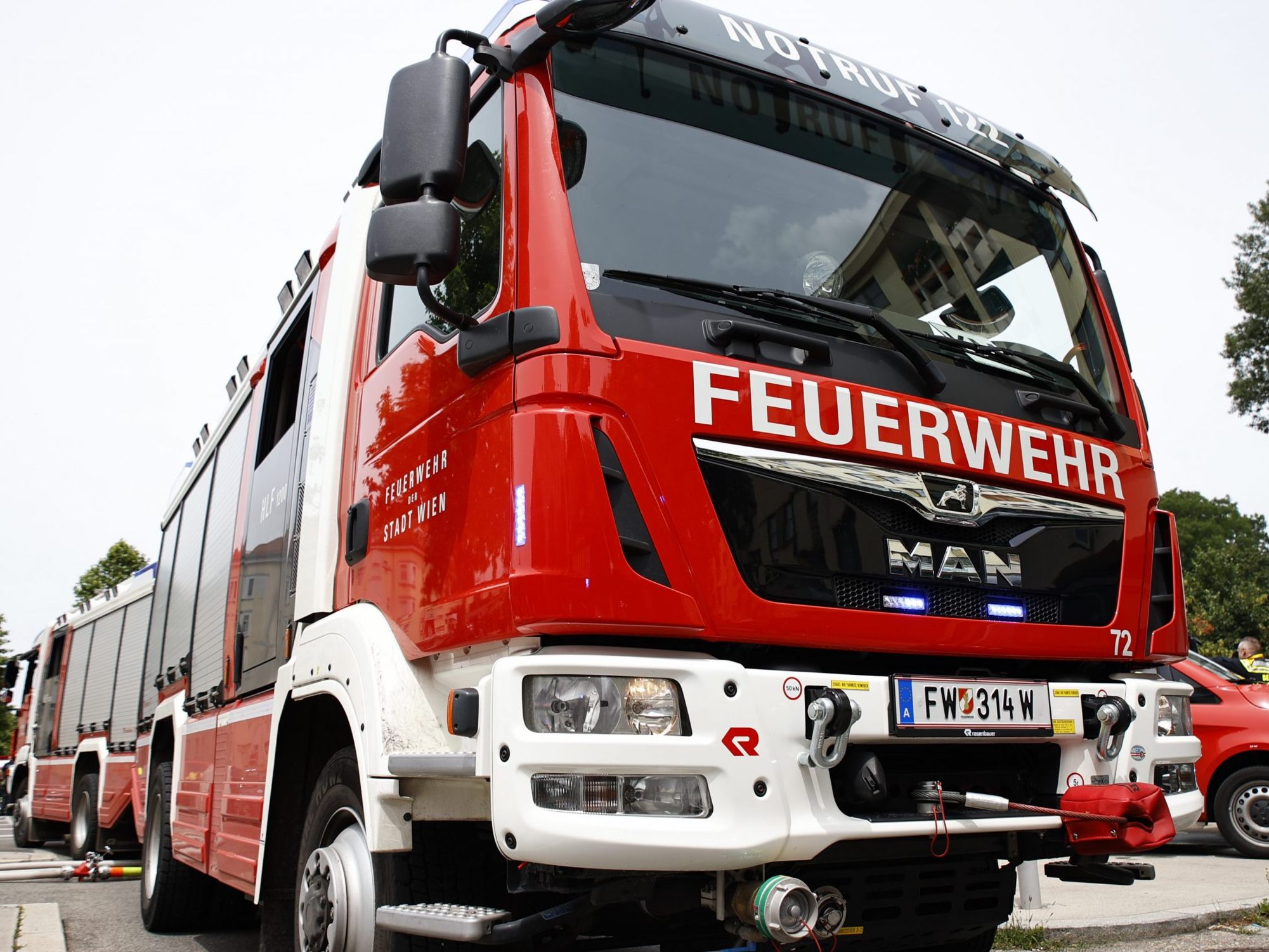 Eine pflegebedürftige Frau starb bei einem Wohnungsbrand in Wien.