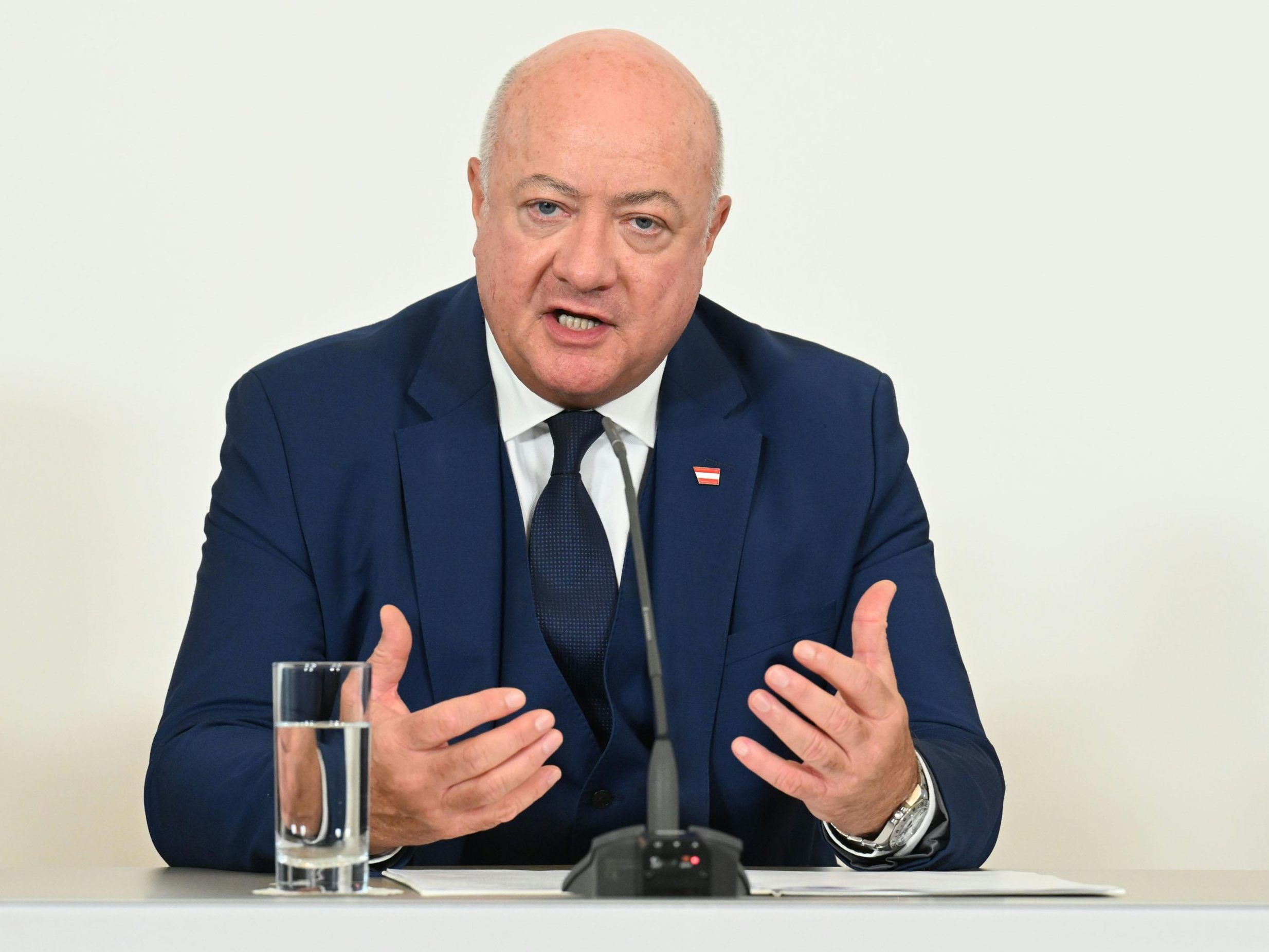 Die Regierung kündigte die "größte Energiereform seit zwei Jahrzehnten" an. Die Regierung kündigte die "größte Energiereform seit zwei Jahrzehnten" an.