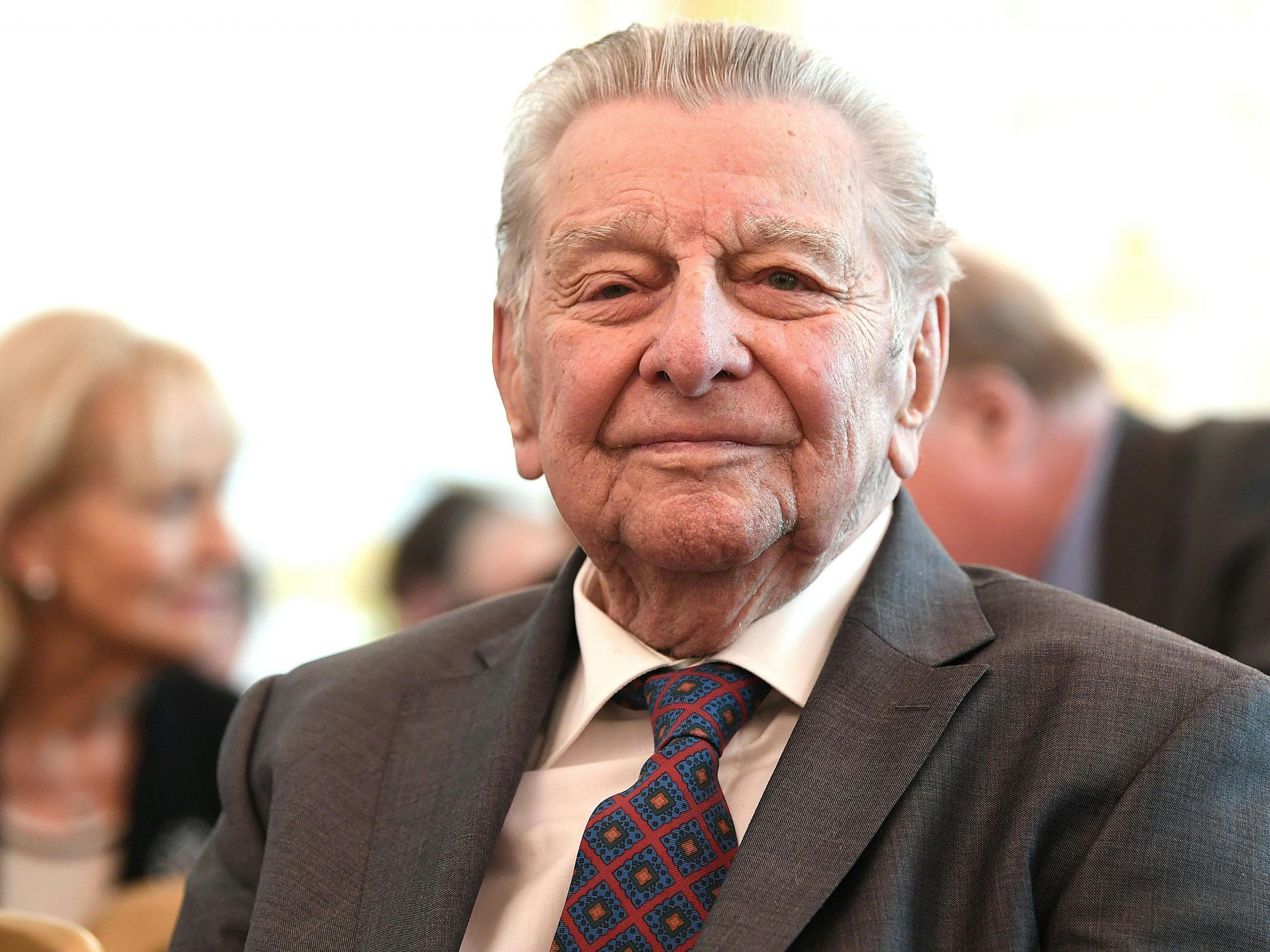 Großbrand in Wien: Wohnung von Hugo Portisch brannt. Ein 86-jähriger Mann starb. Großbrand in Wien: Wohnung von Hugo Portisch brannt. Ein 86-jähriger Mann starb.