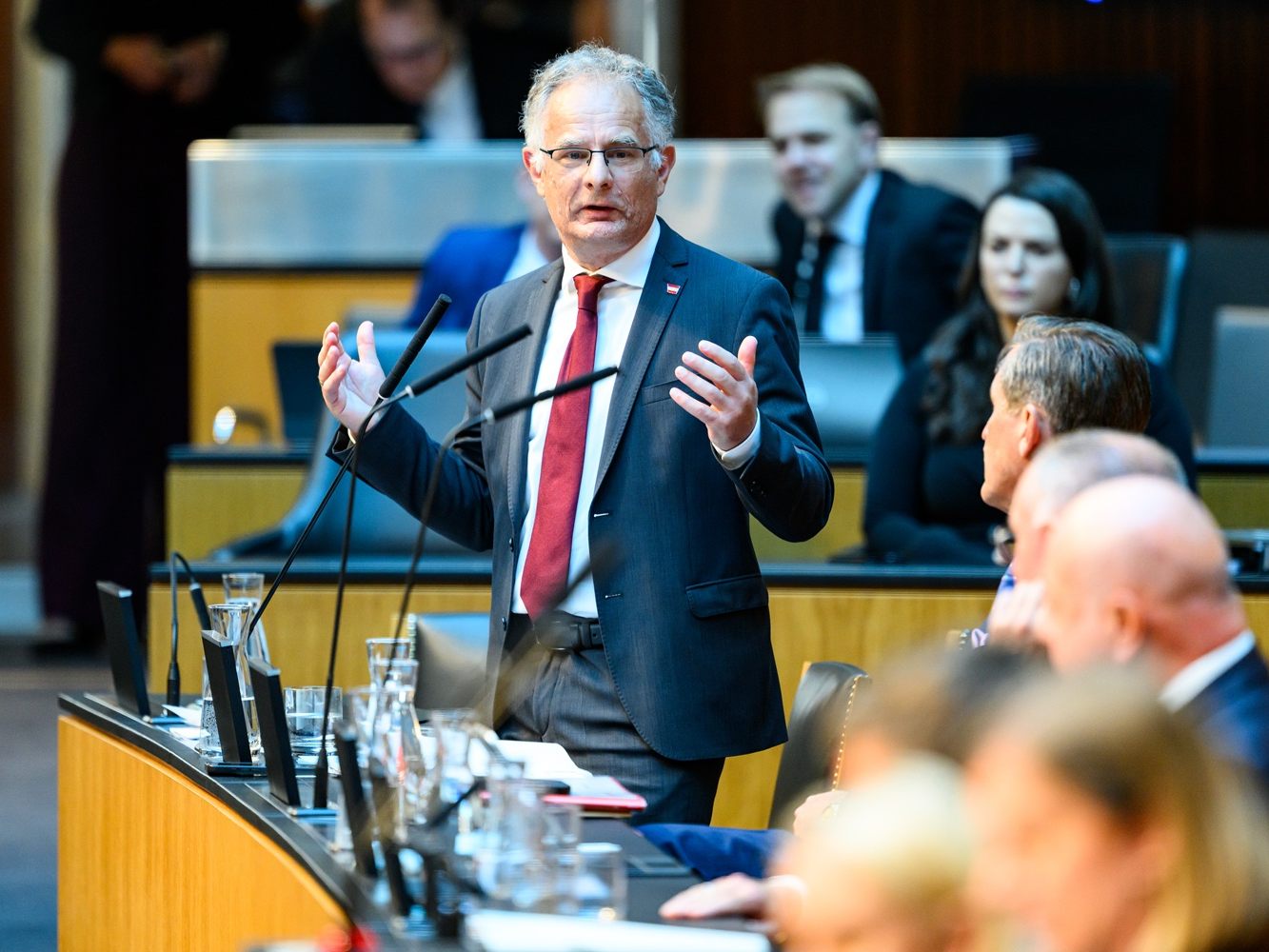 Am Mittwoch geht es im Nationalrat unter anderem ums Budget. Im Bild: Finanzminister Markus Marterbauer. Am Mittwoch geht es im Nationalrat unter anderem ums Budget. Im Bild: Finanzminister Markus Marterbauer.