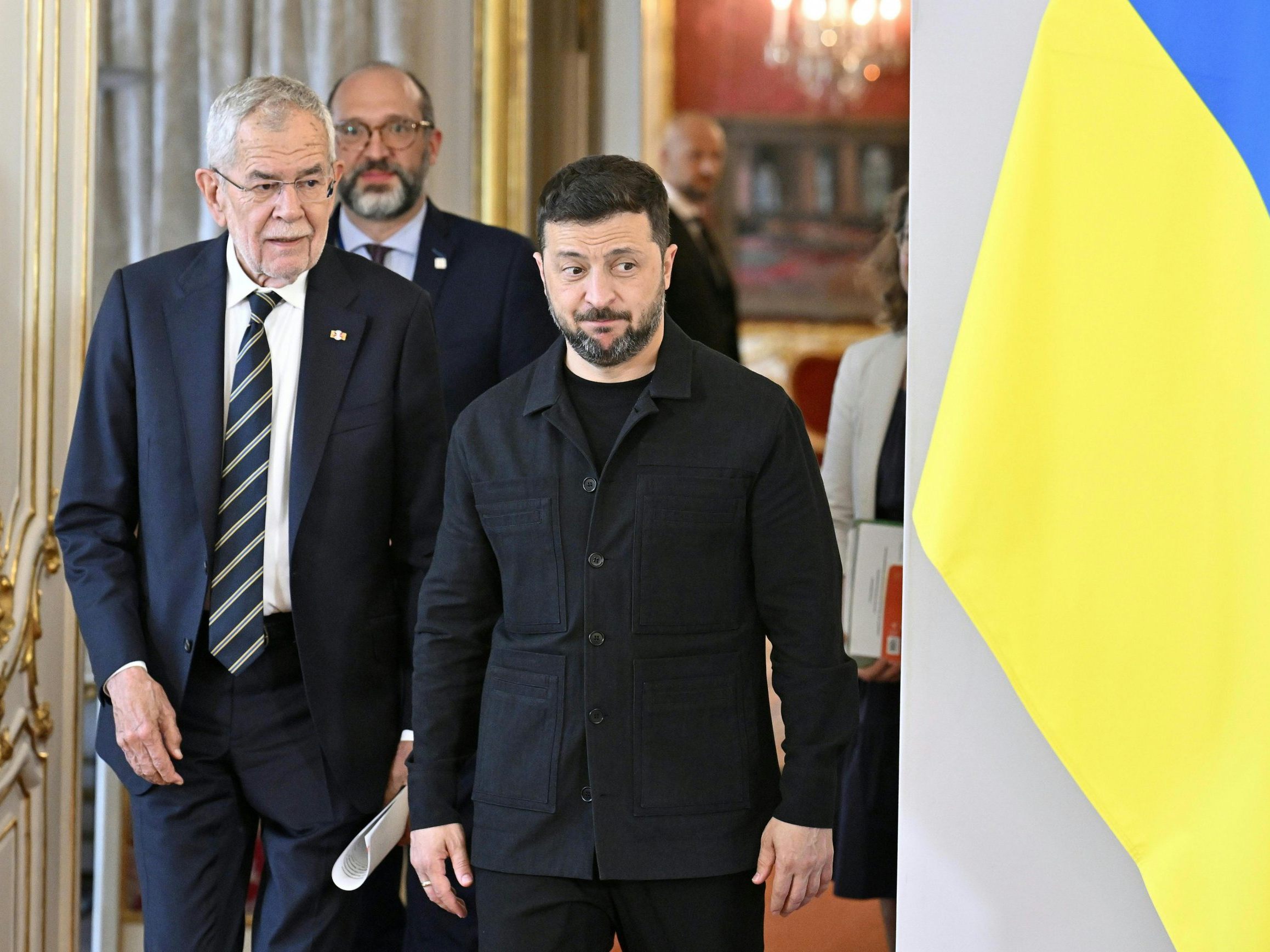 Van der Bellen empfing Selenskyj in der Wiener Hofburg. Van der Bellen empfing Selenskyj in der Wiener Hofburg.