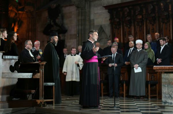 ABD0190_20250612 – WIEN – STERREICH: Der Administrator der Erzdizese Wien, Josef Grnwidl, anl. des Trauer-und Gedenkgottesdiensts am Donnerstag, 12. Juni 2025 im Wiener Stephansdom. – FOTO: APA/GEORG HOCHMUTH