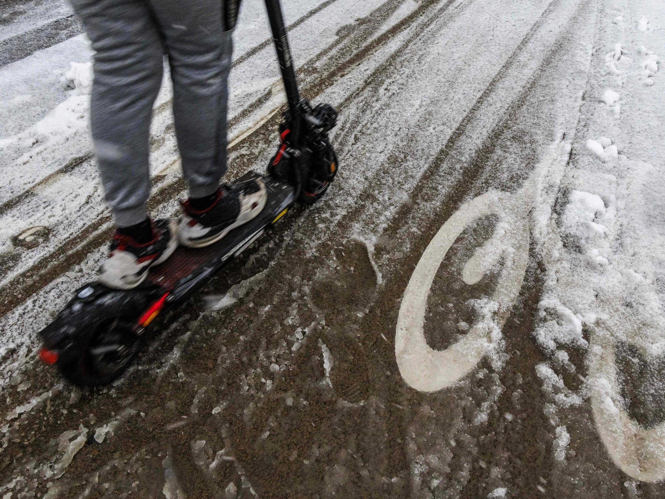 Kinder und Jugendliche, die auf E-Scootern unterwegs sind, haben ein hohes Risiko, einen lebensbedrohlichen Unfall zu haben, ergab eine Wiener Studie.