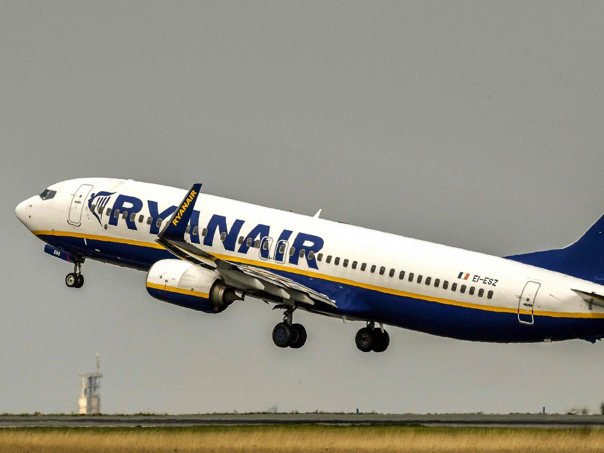 Eine Ryanair-Maschine musste am Mittwochabend in Memmingen notlanden (SYMBOLBILD)