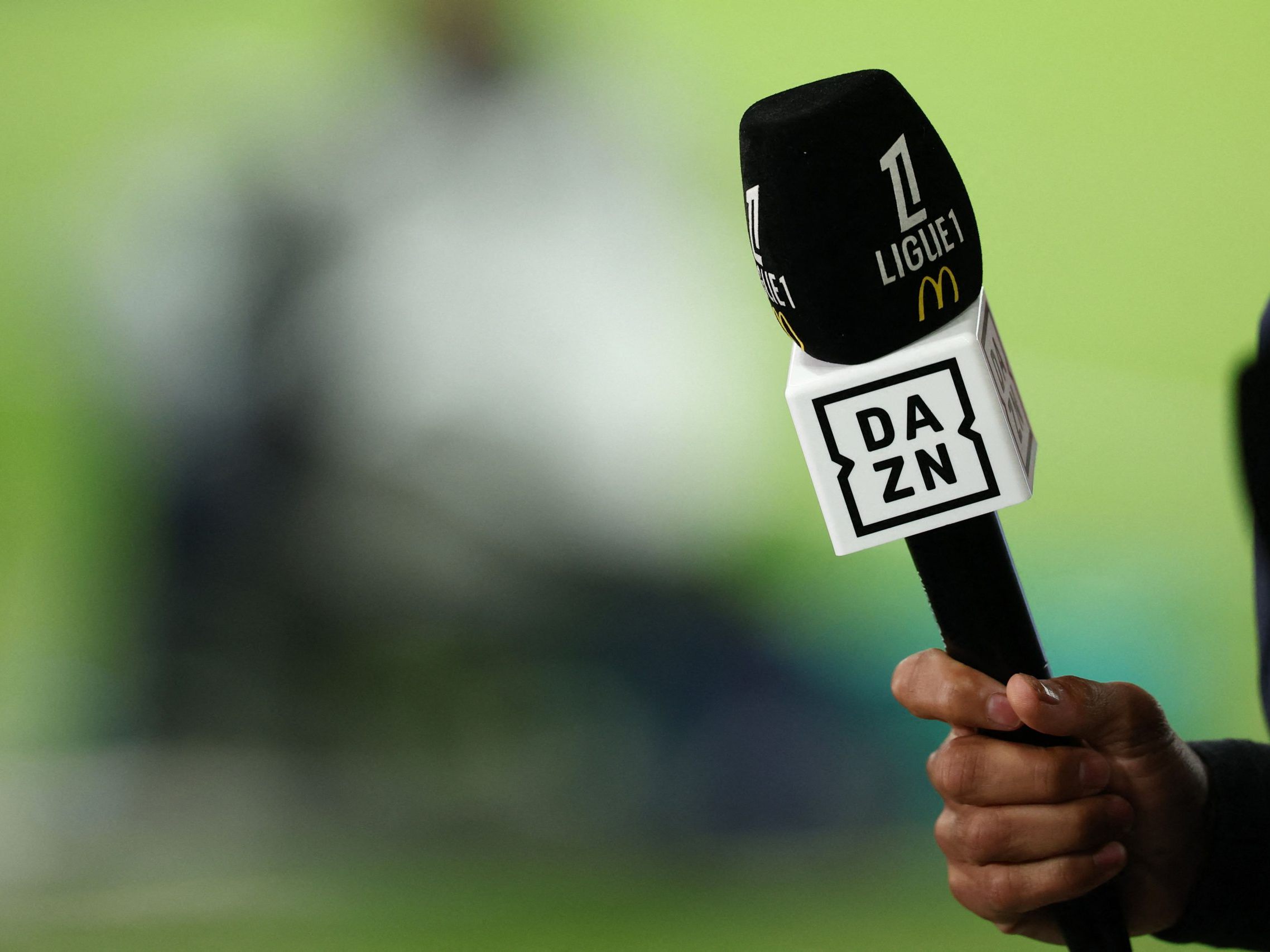 DAZN bietet die Bundesliga-Konferenz kostenlos an. Keine Preiserhöhung für Abonnenten. Fußballfieber am Samstag ohne zusätzliche Kosten. (Bild: APA/AFP/FRANCK FIFE) DAZN bietet die Bundesliga-Konferenz kostenlos an. Keine Preiserhöhung für Abonnenten. Fußballfieber am Samstag ohne zusätzliche Kosten. (Bild: APA/AFP/FRANCK FIFE)