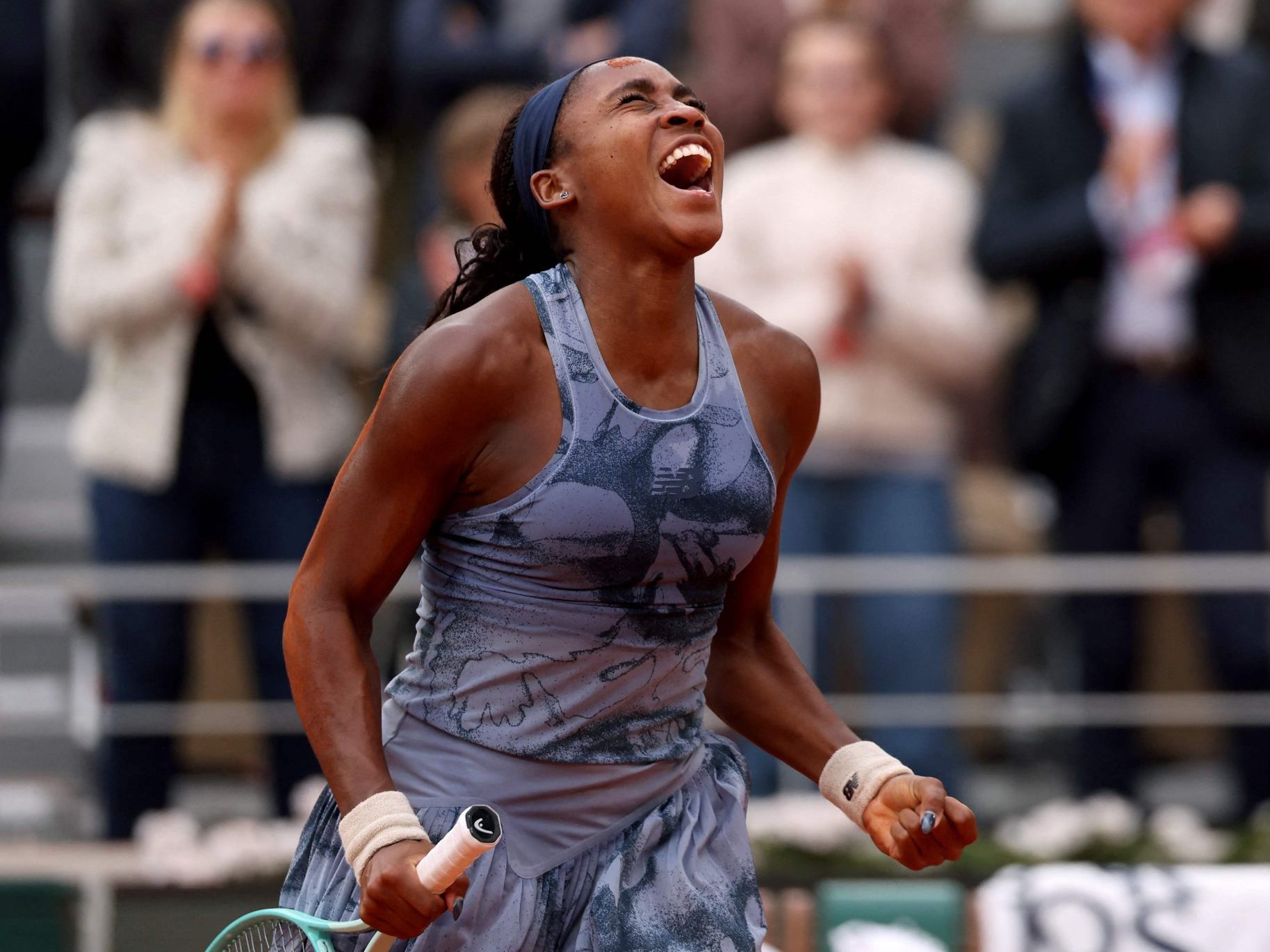 Coco Gauff gewinnt mit 21 Jahren ihren ersten French Open Sieg. Coco Gauff gewinnt mit 21 Jahren ihren ersten French Open Sieg.
