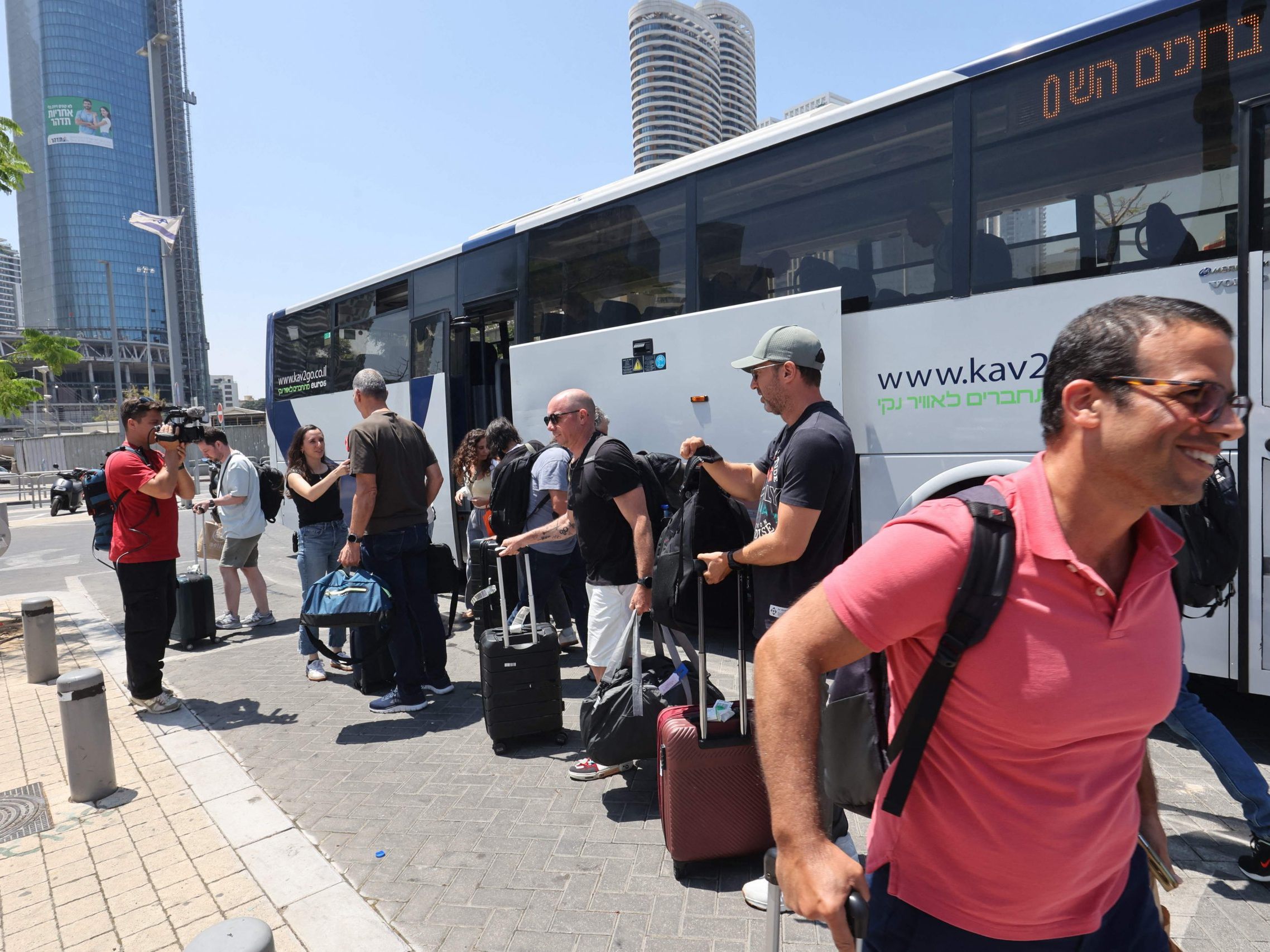 Die Passagiere wurden mit der Fluglinie El Al nach Israel geflogen.