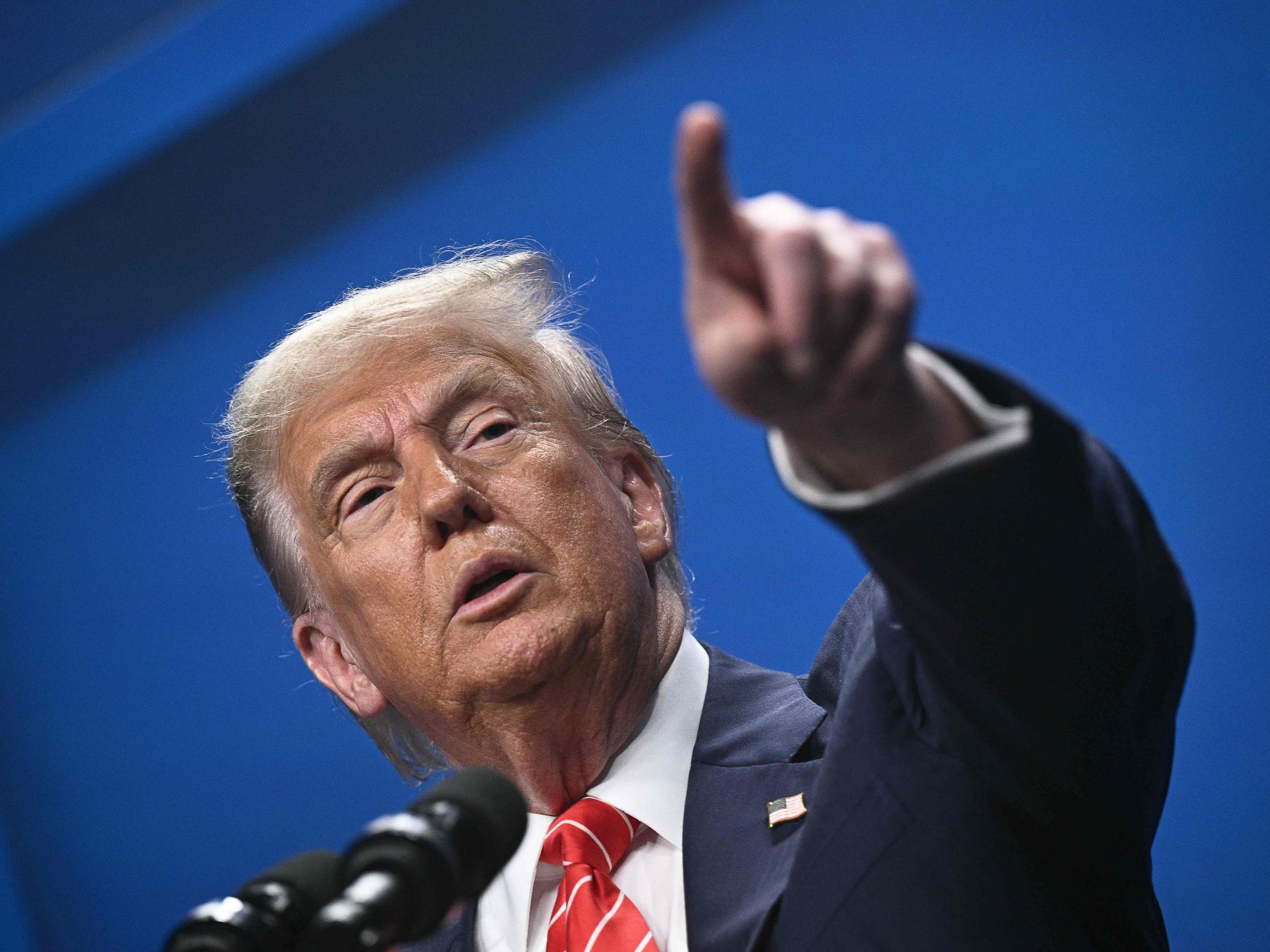 NATO-Gipfel: Milliarden für Verteidigung, Rutte vor Herausforderungen, Trump als Unsicherheitsfaktor. NATO-Gipfel: Milliarden für Verteidigung, Rutte vor Herausforderungen, Trump als Unsicherheitsfaktor.