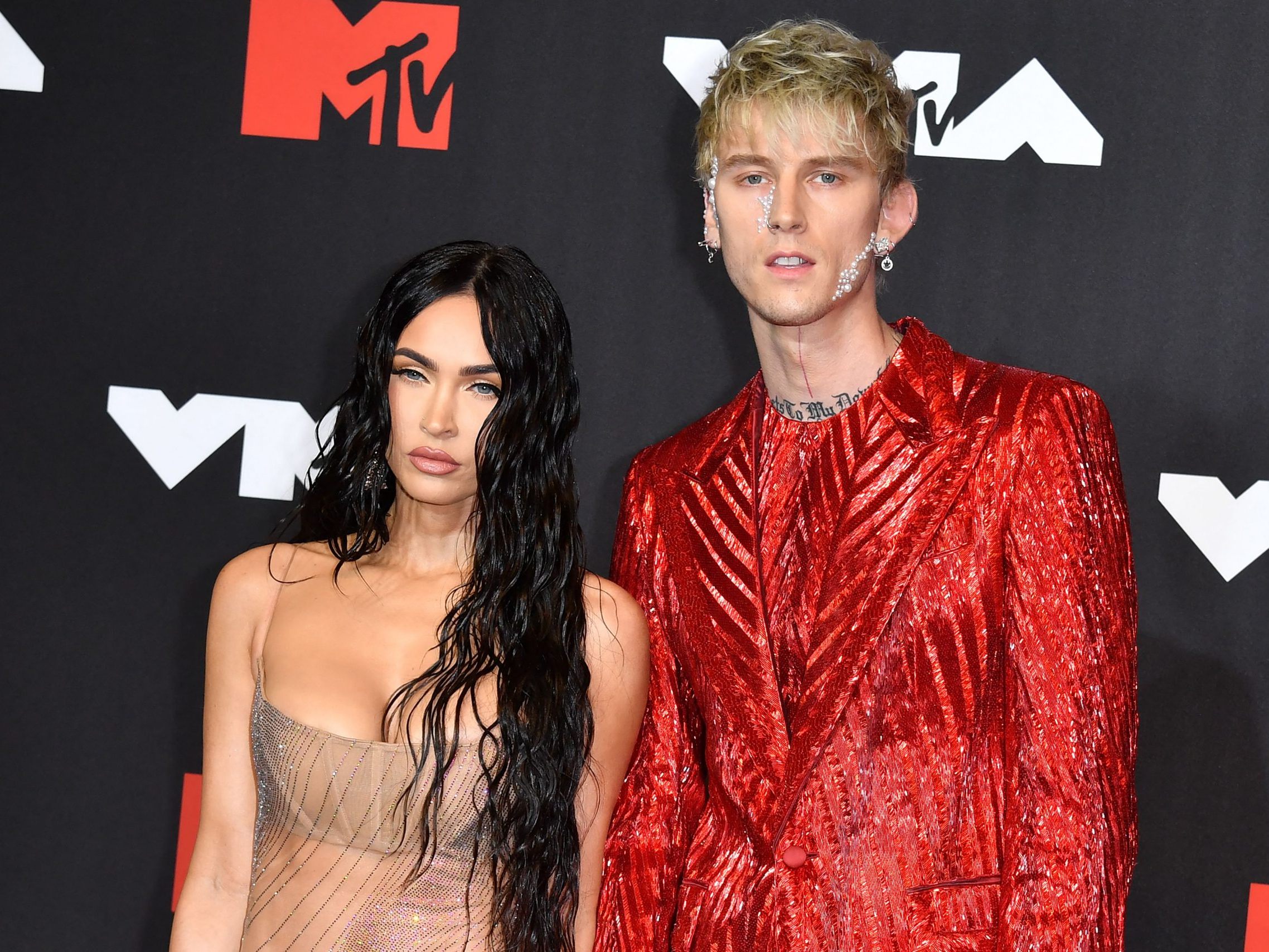 Megan Fox und Machine Gun Kelly haben eine gemeinsame Tochter namens Saga Blade Fox-Baker.