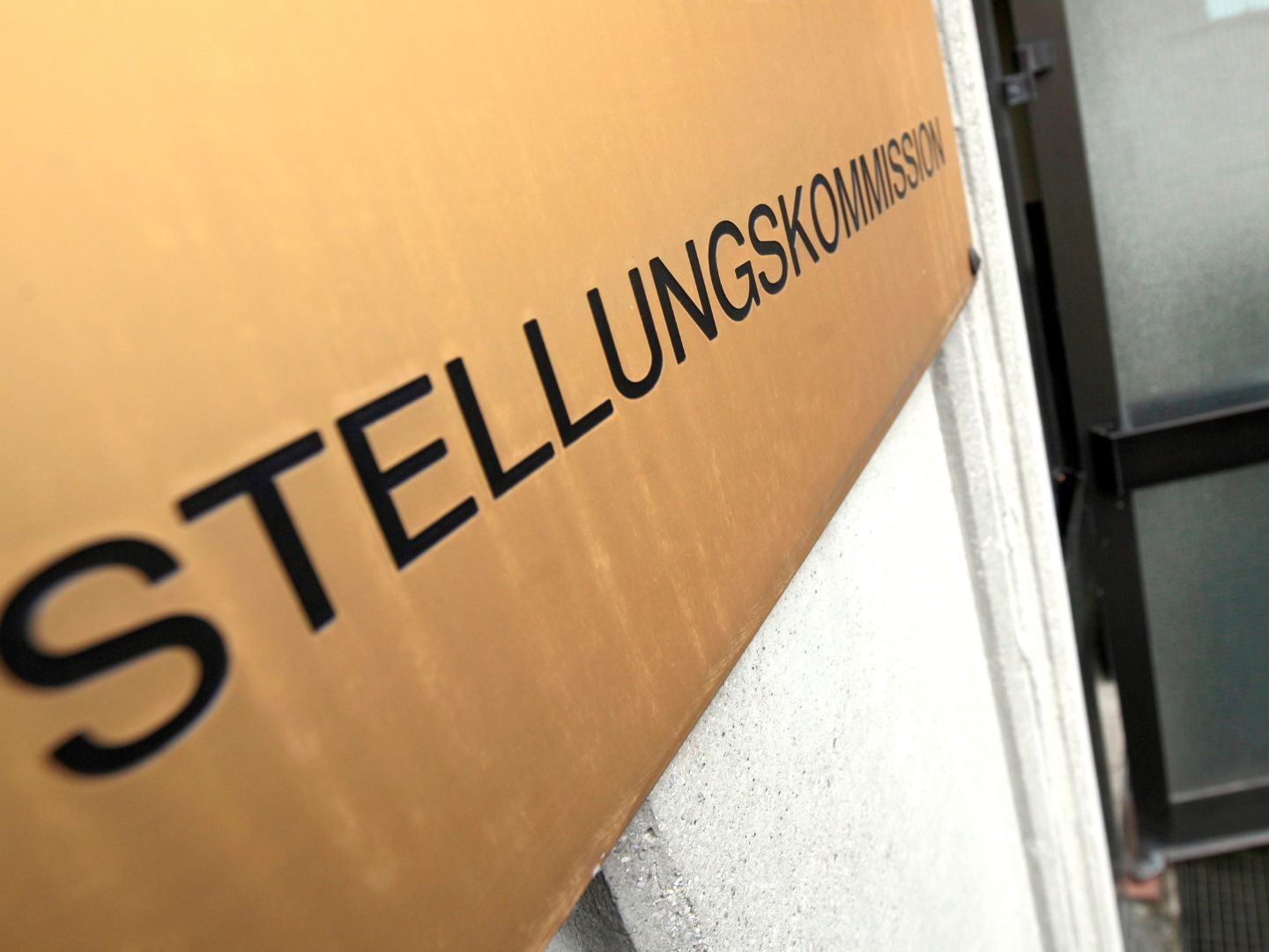 Der Täter war bei der Stellung psychisch untauglich. Der Täter war bei der Stellung psychisch untauglich.