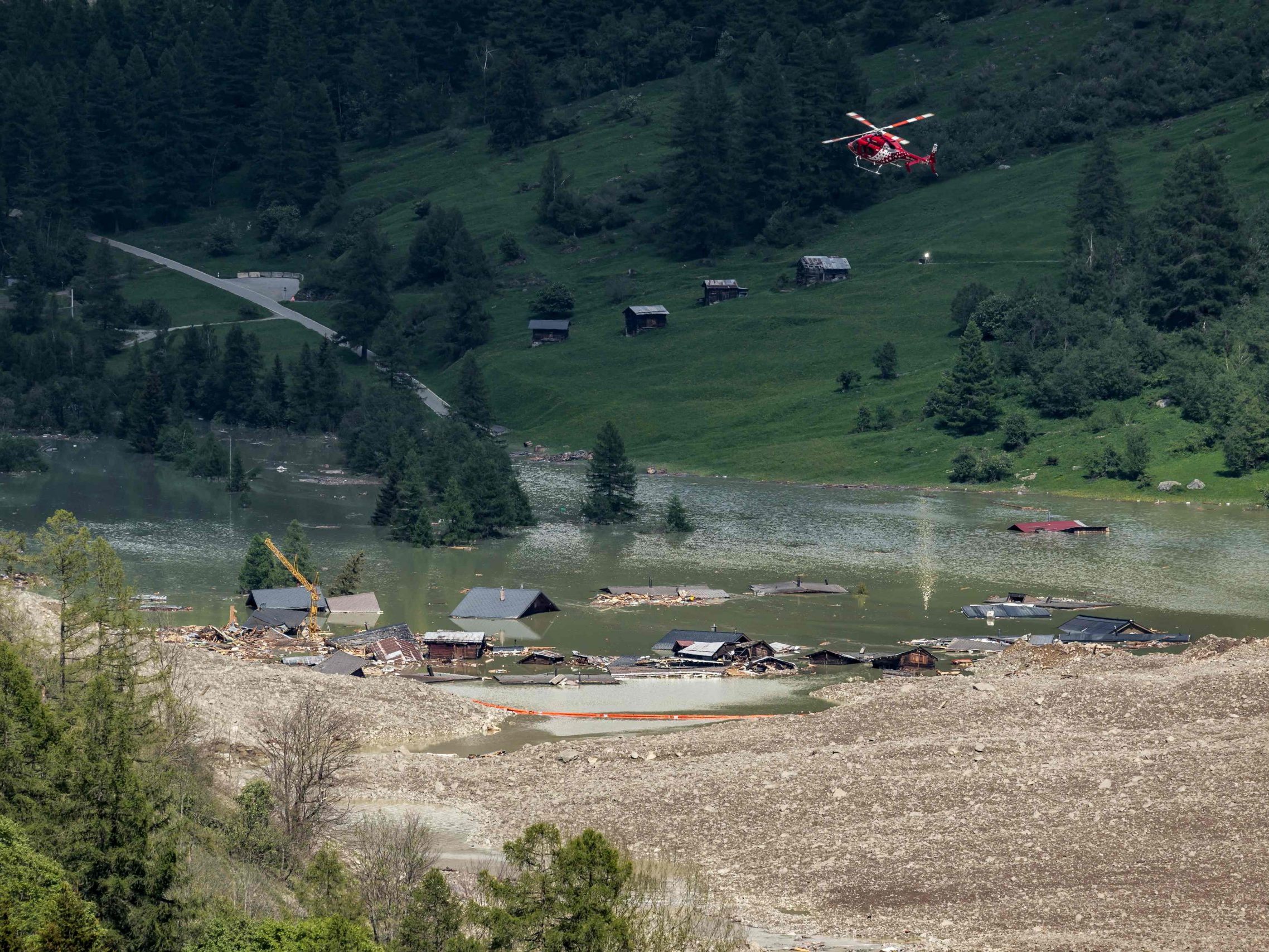 Im Lötschental werden immer noch Felsabbrüche vom Kleinen Nesthorn registriert. Im Lötschental werden immer noch Felsabbrüche vom Kleinen Nesthorn registriert.