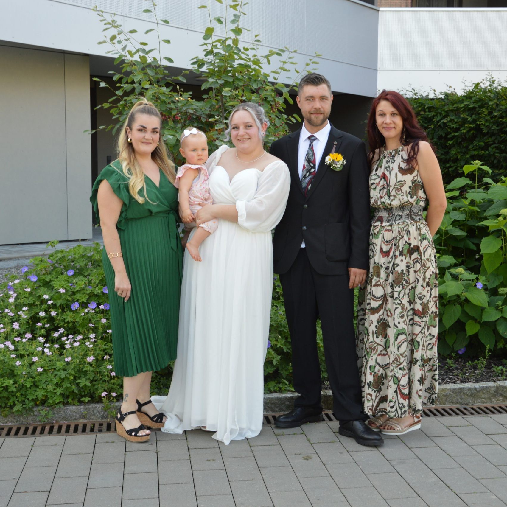 Santina Franz und Dominic Jordan feierten ihre standesamtliche Trauung.